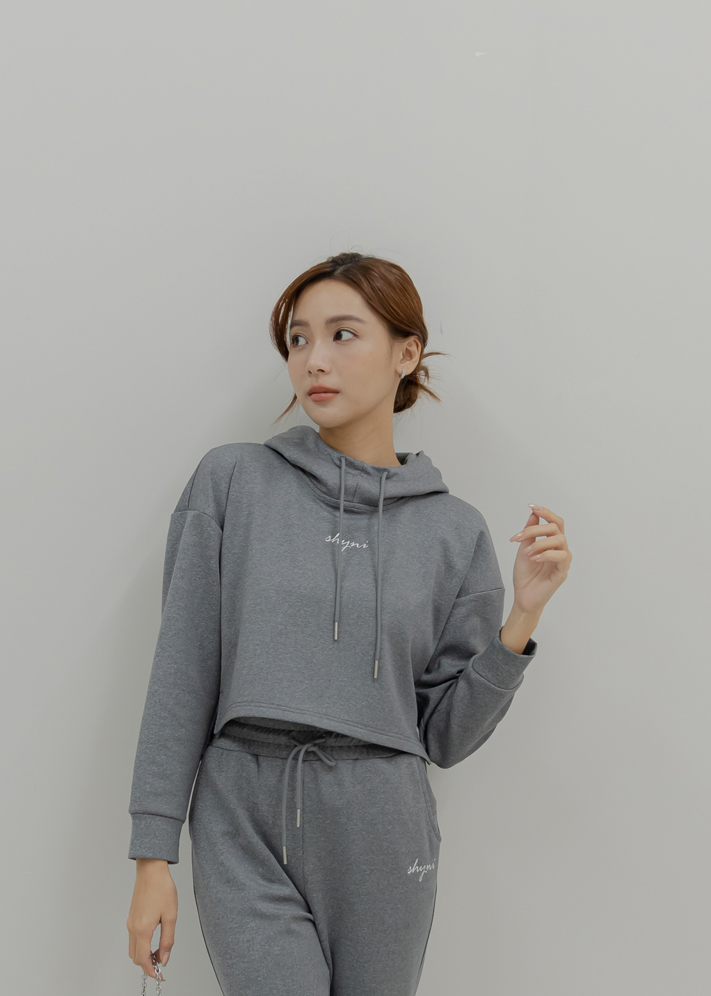 短版內刷毛刺繡Hoodie- Carbon Black Heather