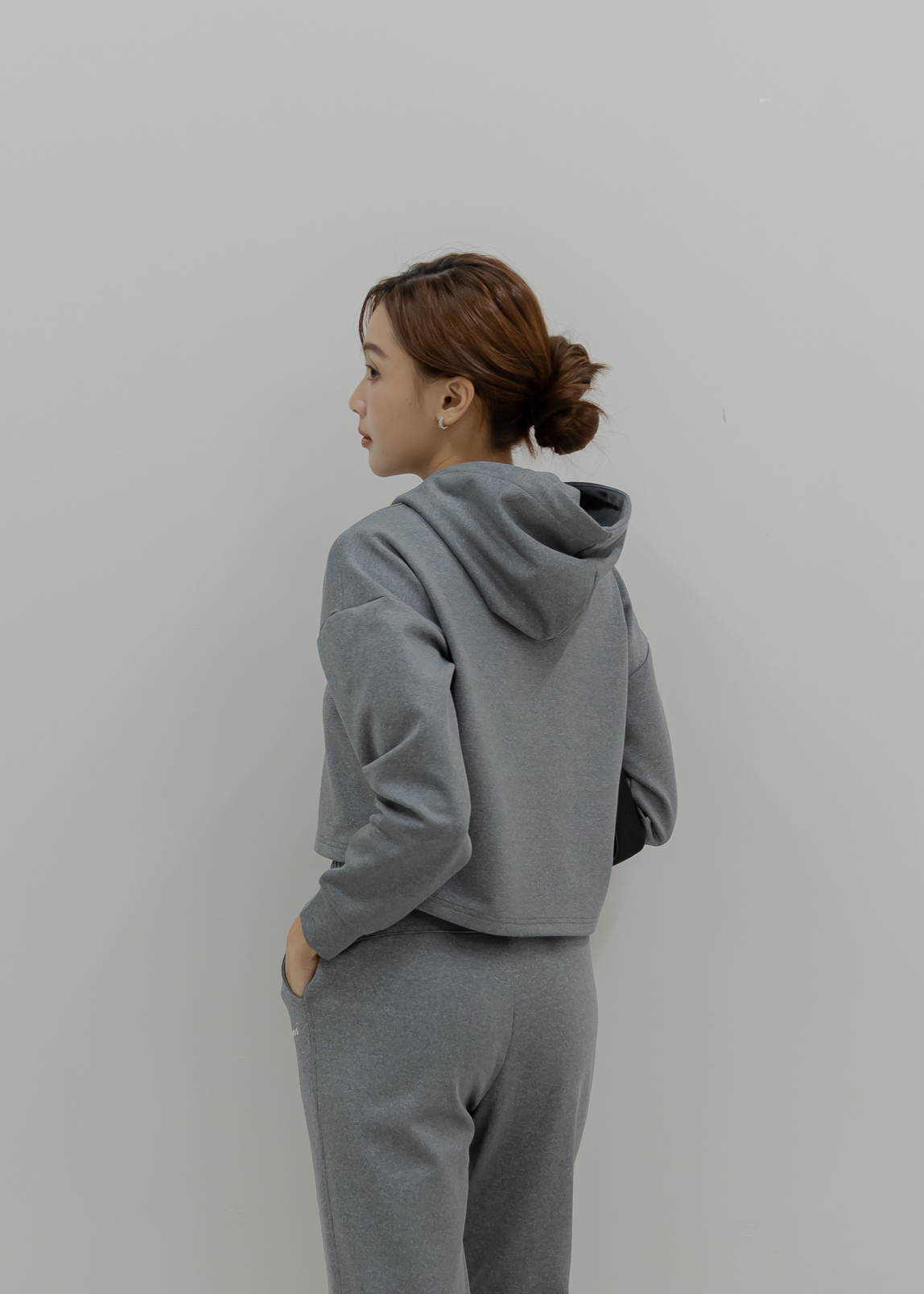 短版內刷毛刺繡Hoodie- Carbon Black Heather
