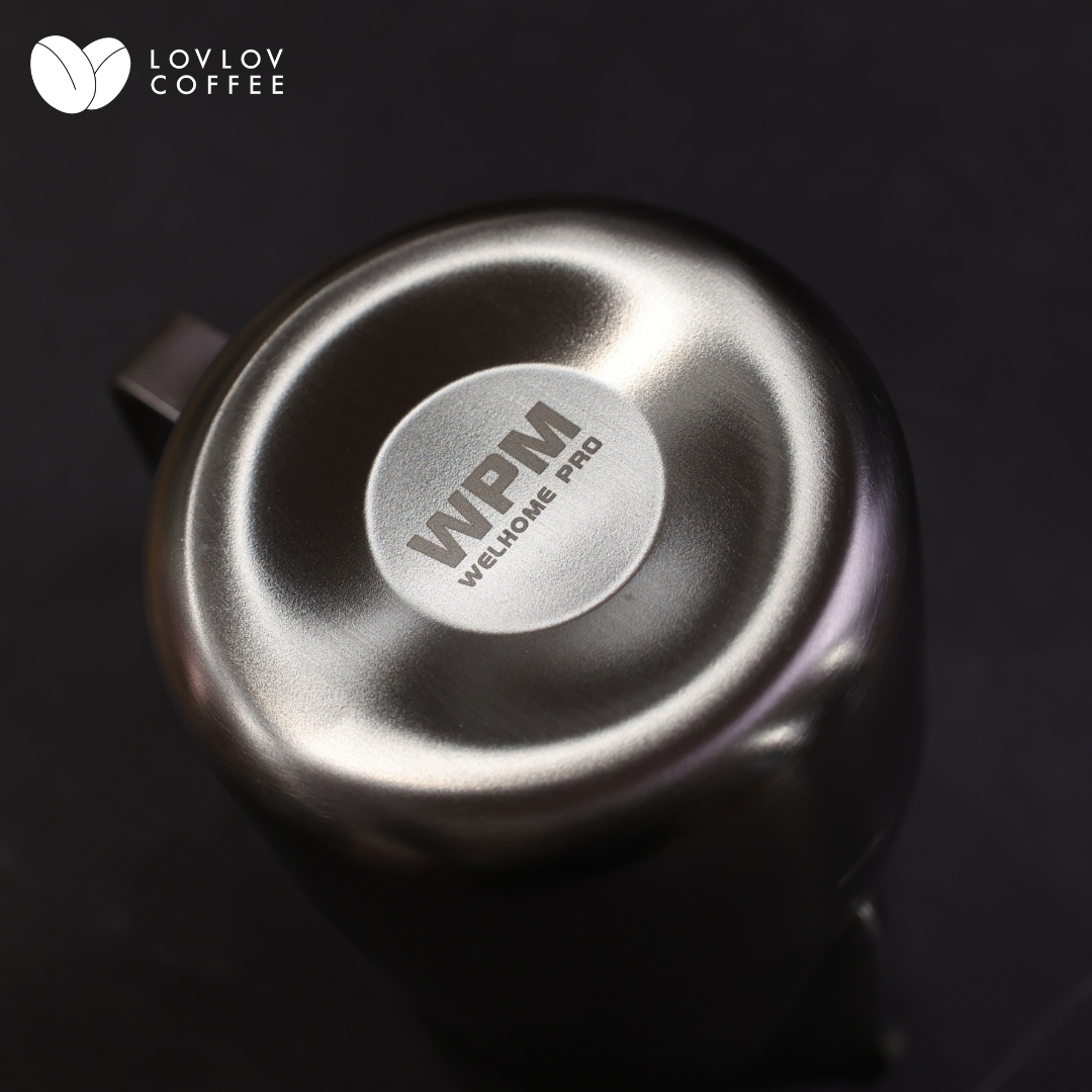 WPM斜口拉花杯 (尖嘴) 650ml