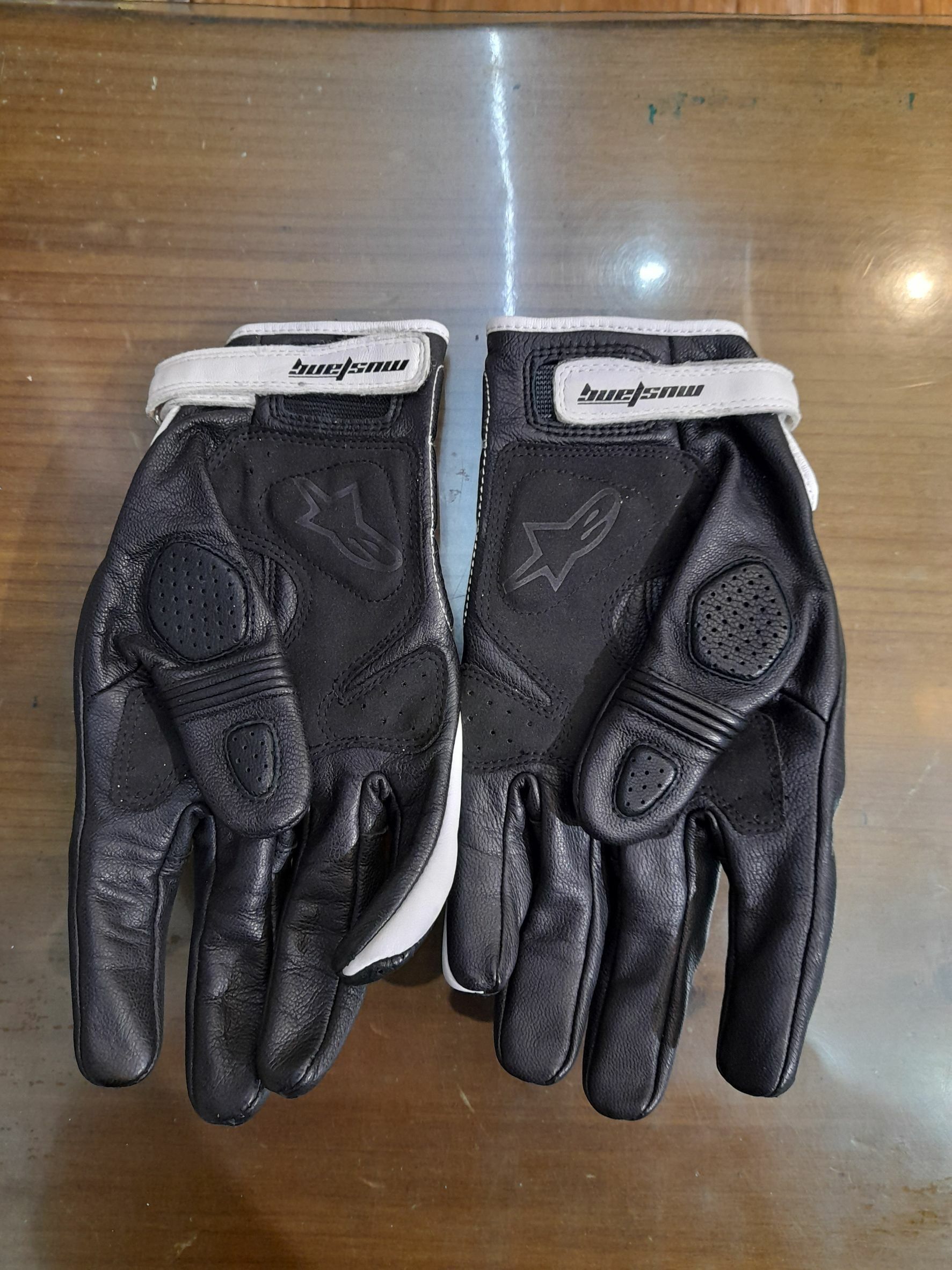 福利品 零碼 ALPINESTARS MUSTANG 黑白 皮手套