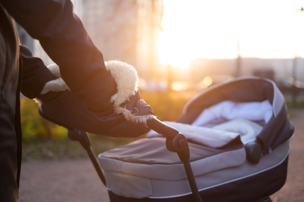 How to choose a baby stroller brand? Pay attention to 6 major factors