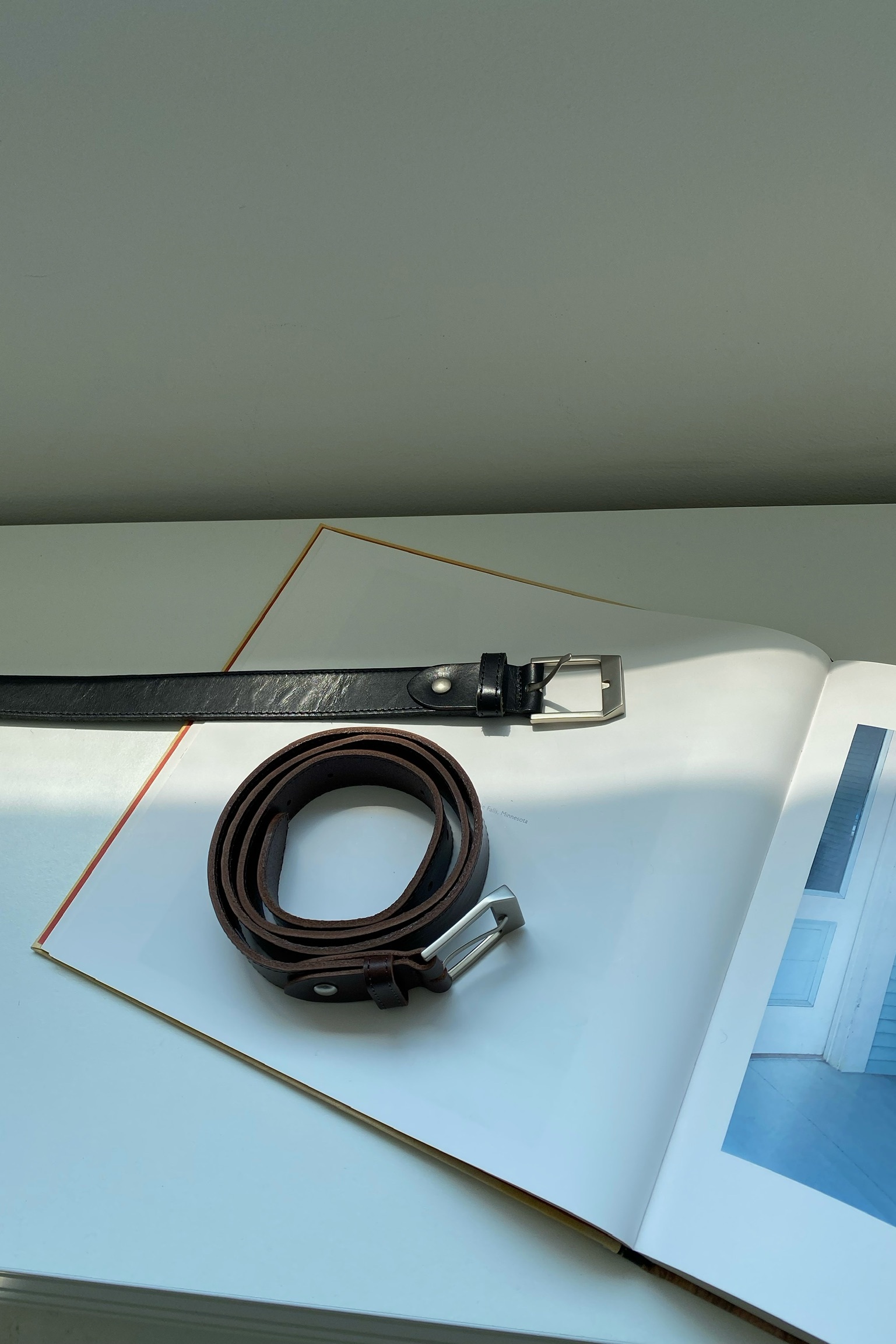 小牛皮方頭皮帶