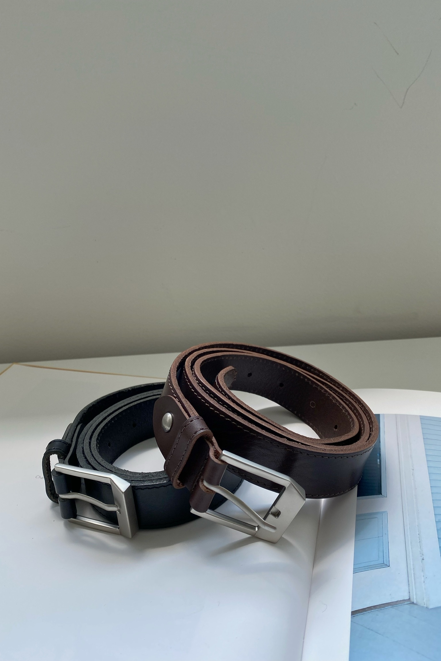 小牛皮方頭皮帶