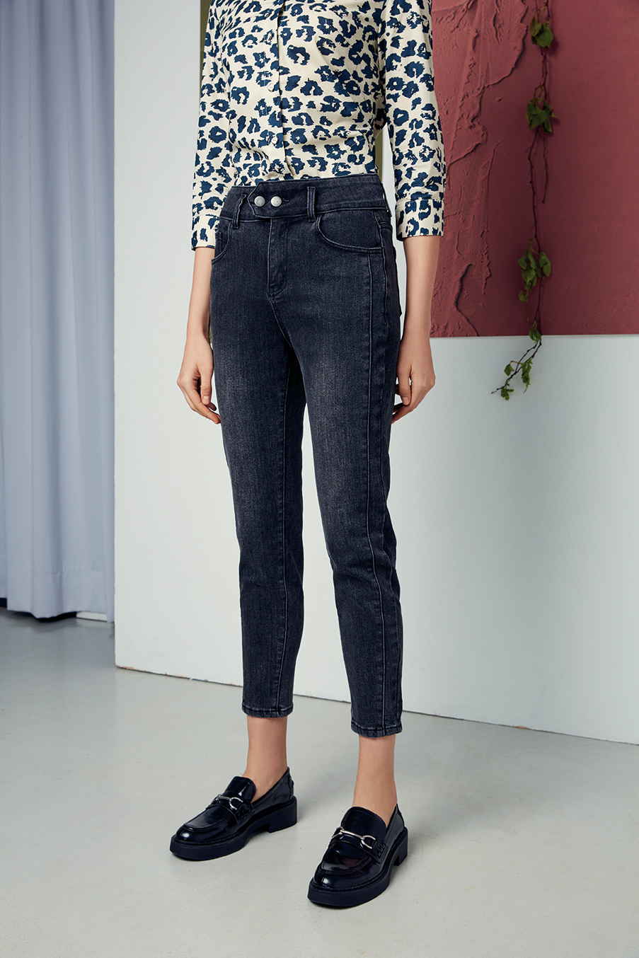 塑腰造型修身顯瘦彈力牛仔褲R6511