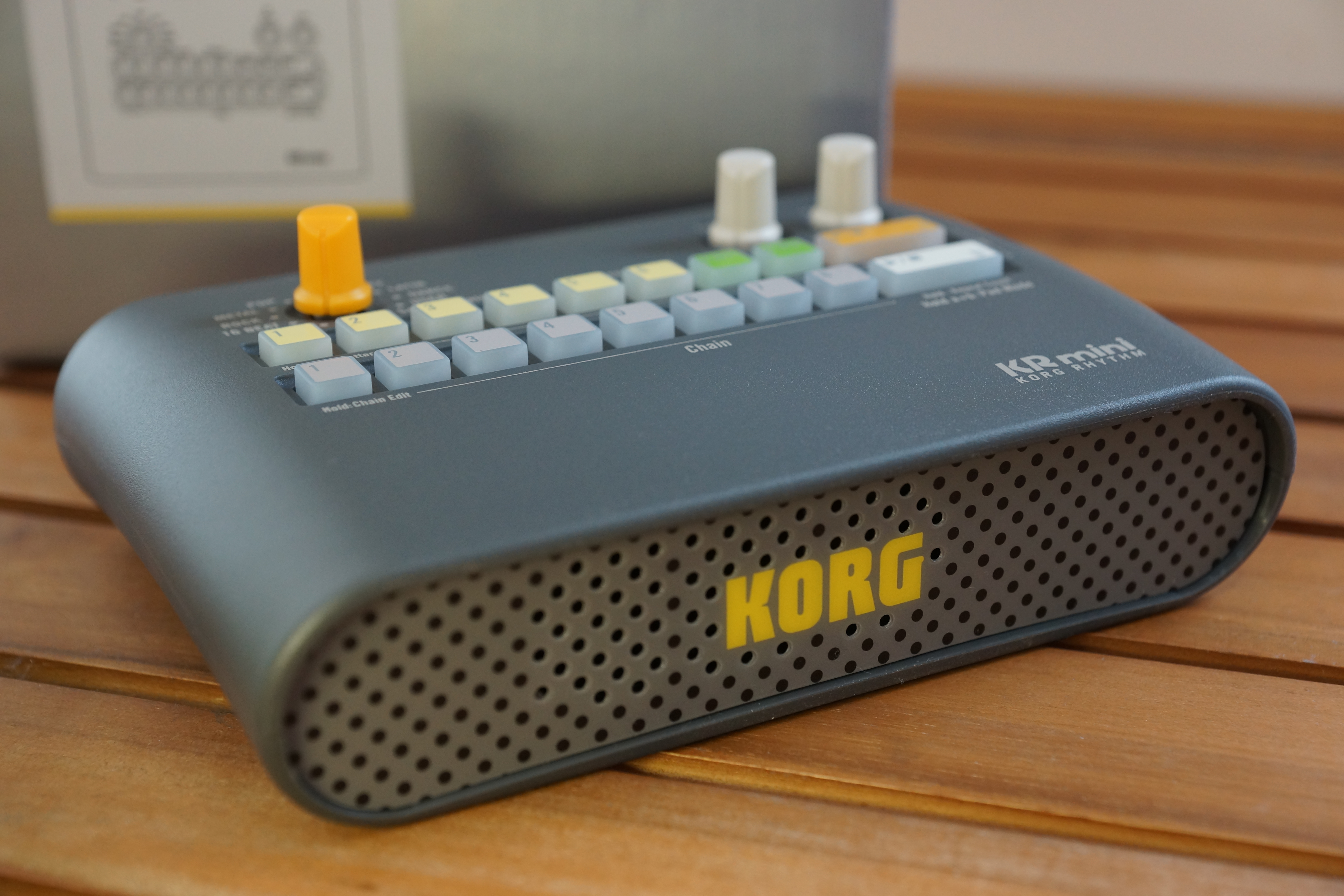 KORG 『總代理公司貨』 KORG KR mini 可攜式節奏機 鼓機 內建喇叭 可裝電池 第 4 張圖片｜三峽吉他 / Bass