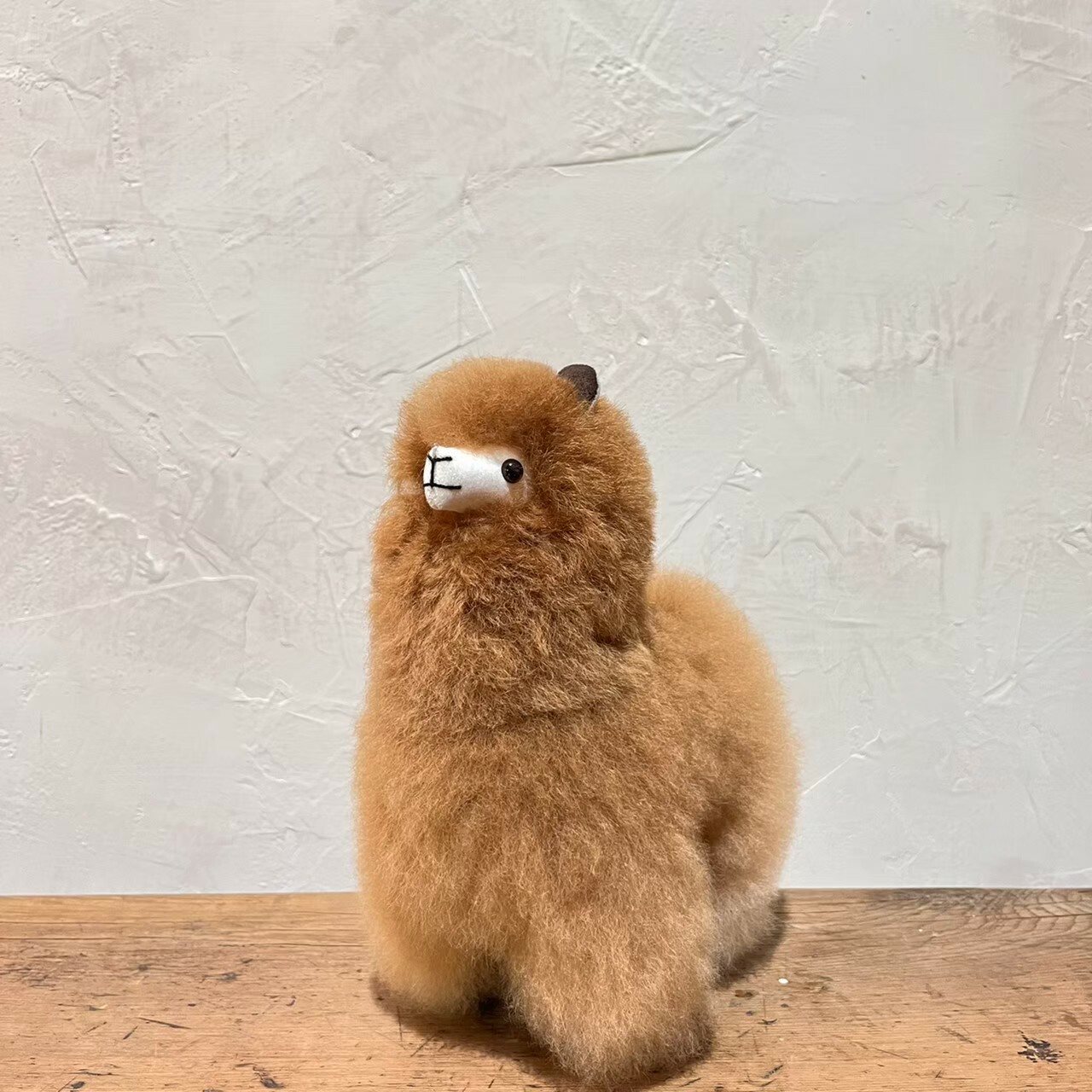 羊駝毛絨擺飾｜棕色25cm｜秘魯