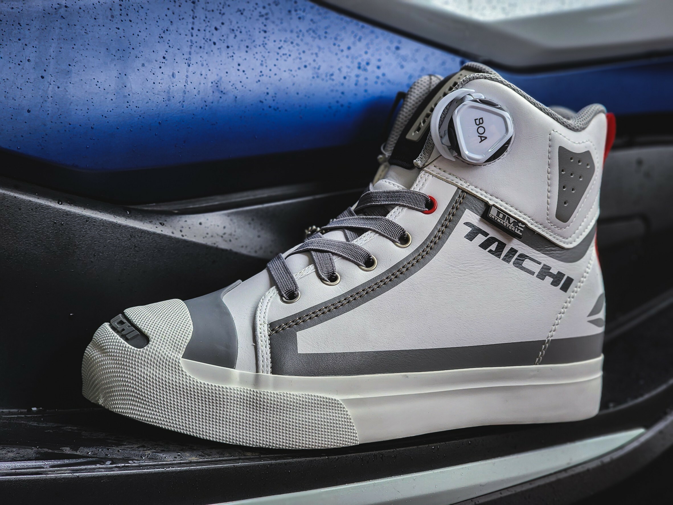 TAICHI RSS011 TECH WHITE 科技白 防水 休閒 車靴 防摔鞋