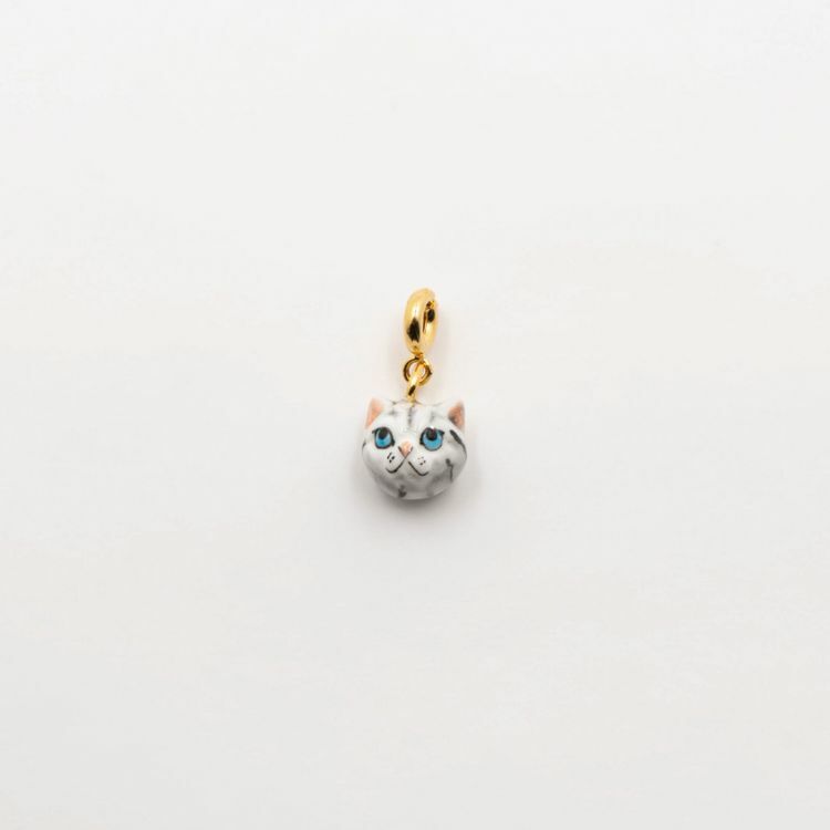 NACH 藍眼灰貓瓷吊墜