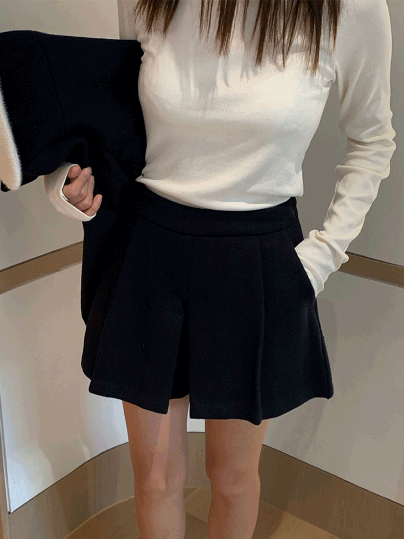 [現貨]氣質百褶羊毛短褲 [ 黑色 / S ]