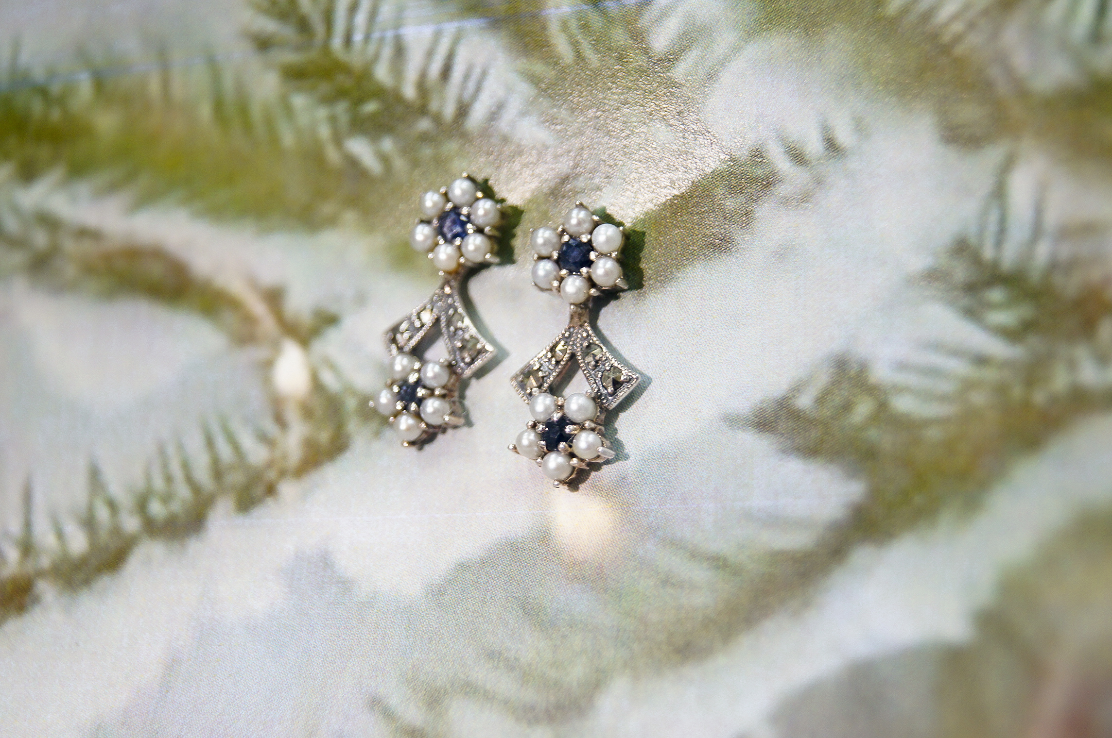 藍寶珍珠花貼耳耳環OP1501