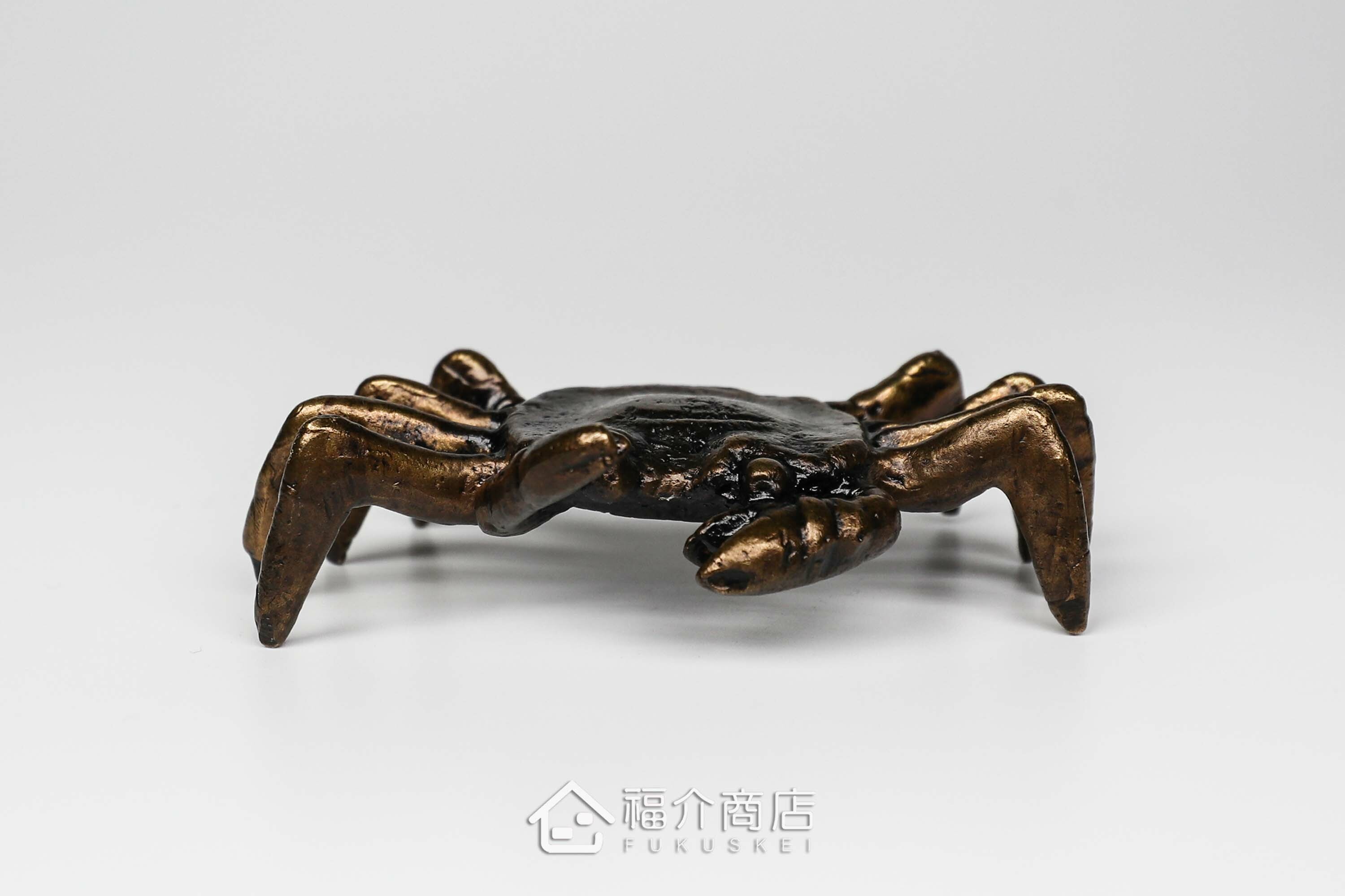銅製螃蟹造型的茶壺蓋放置工具