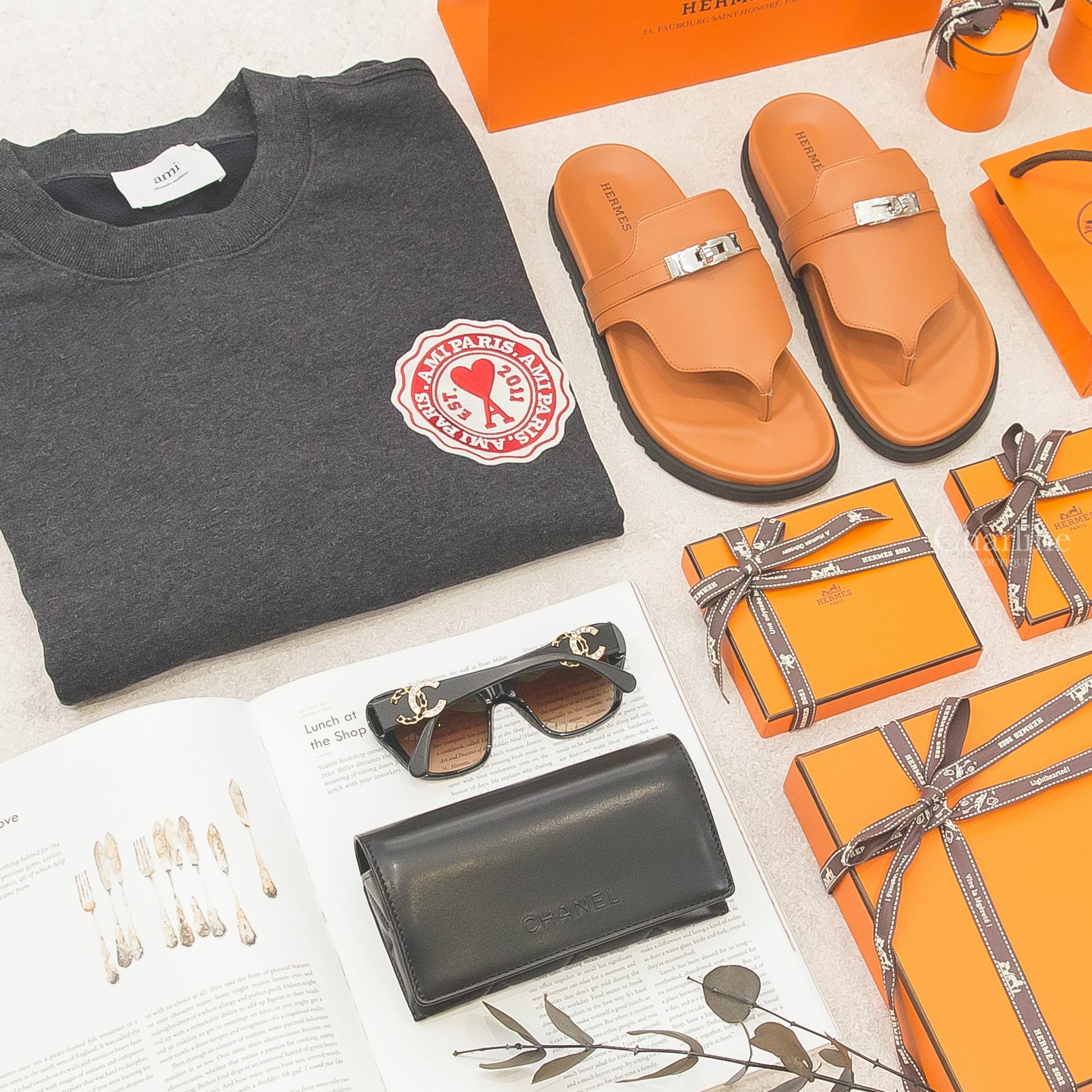 Hermès Empire Sandal 土棕色小牛皮黑底銀釦橡膠平底拖鞋,Chanel 黑色蝴蝶型咖啡鏡片黑色鏡腳黑金皮穿鍊水鑽CC太陽眼鏡-Charline Boutique 精品代購