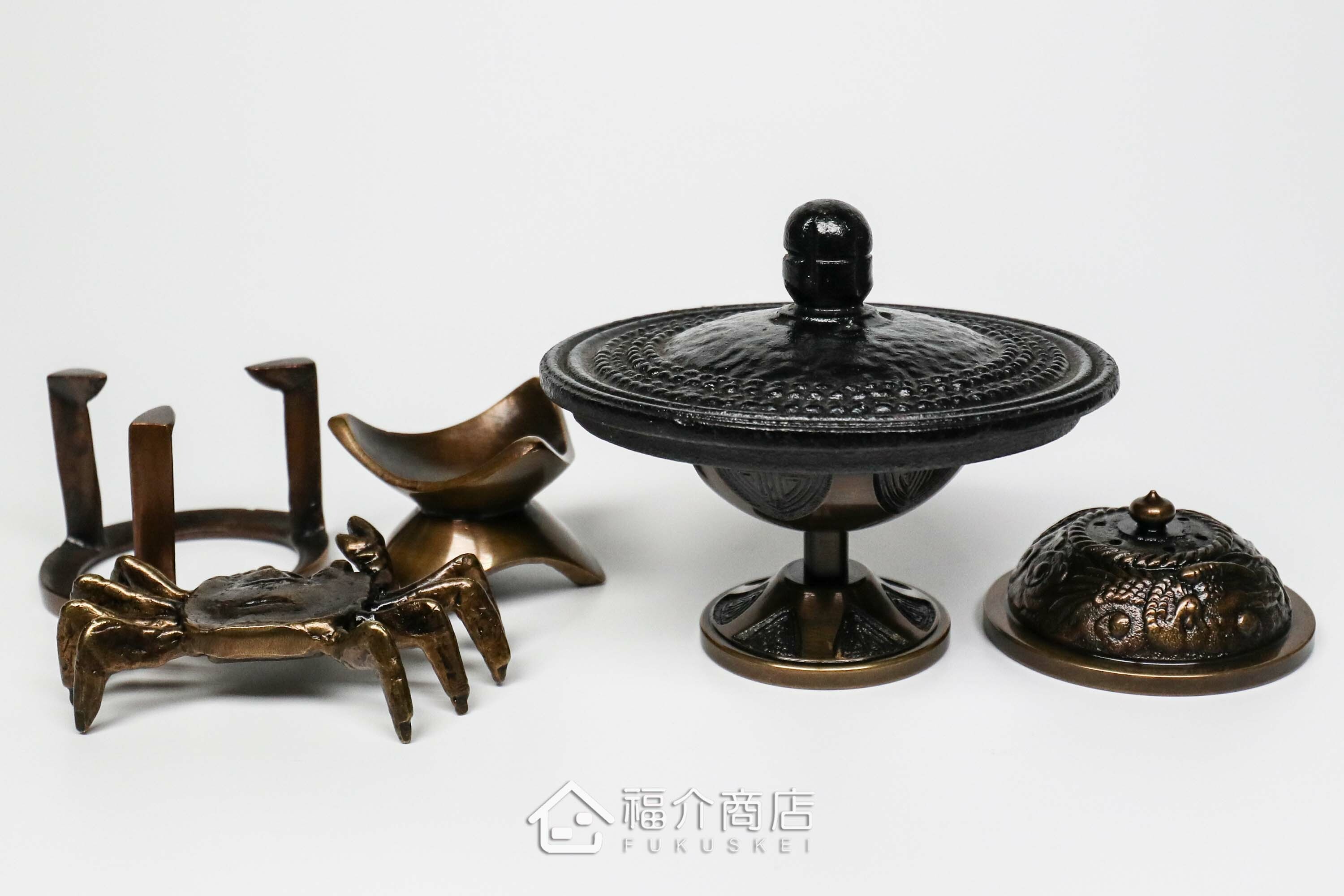 銅材質的茶壺蓋放置處與茶壺蓋