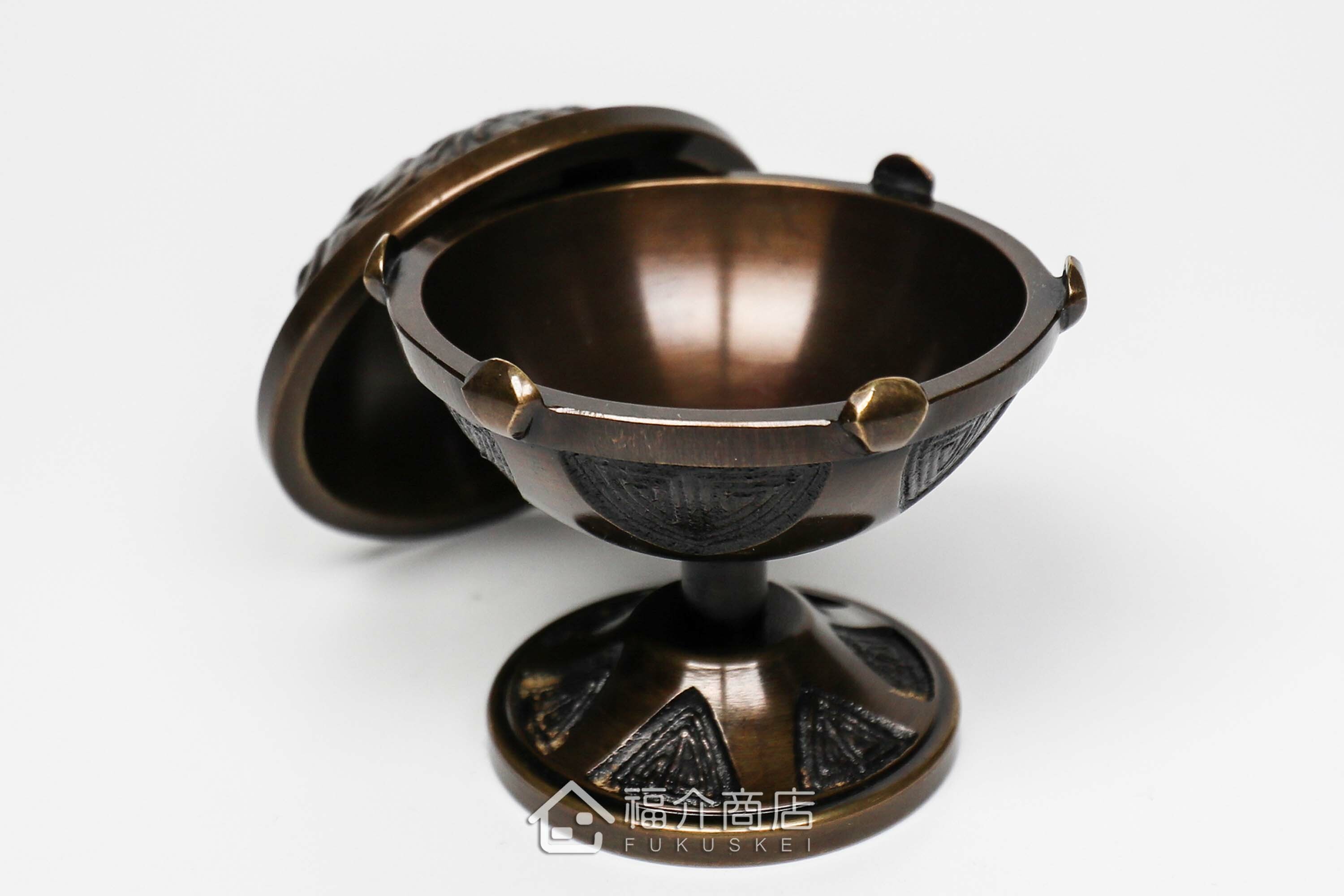 銅製香爐造型的蓋置