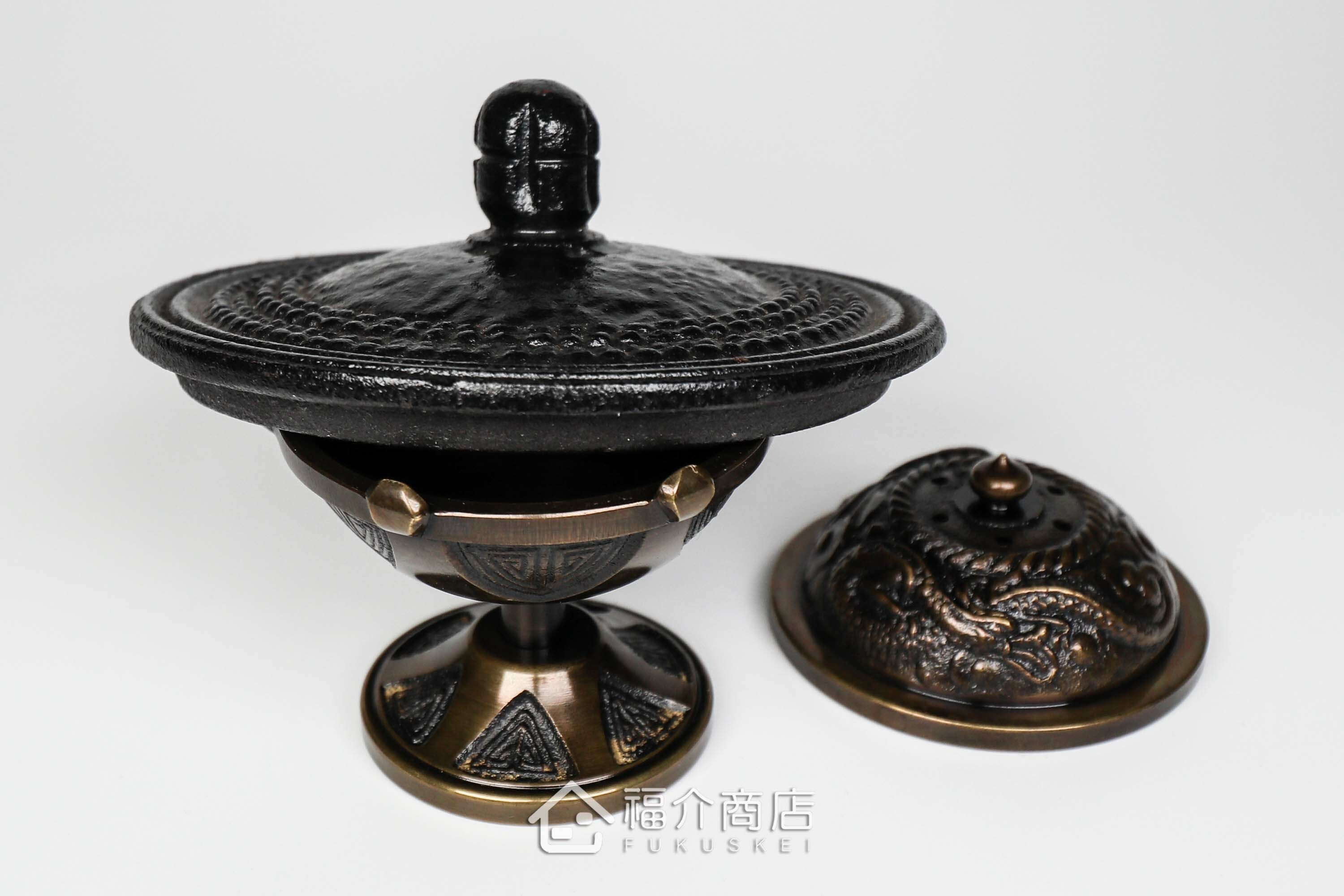 銅製香爐造型的蓋置與茶壺蓋