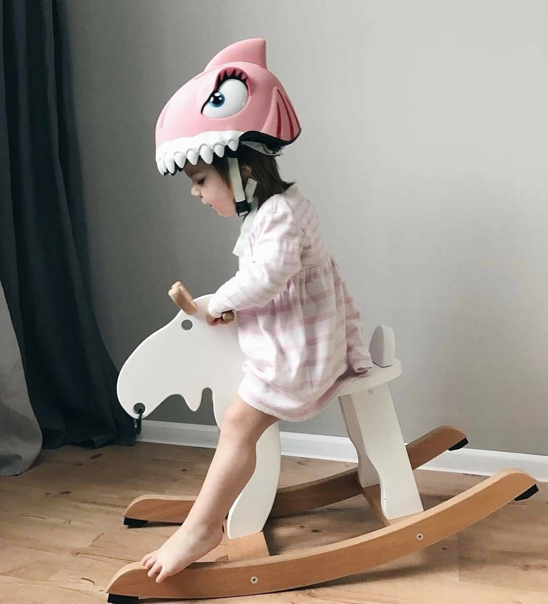 Crazy Safety 鯊魚安全帽-粉色