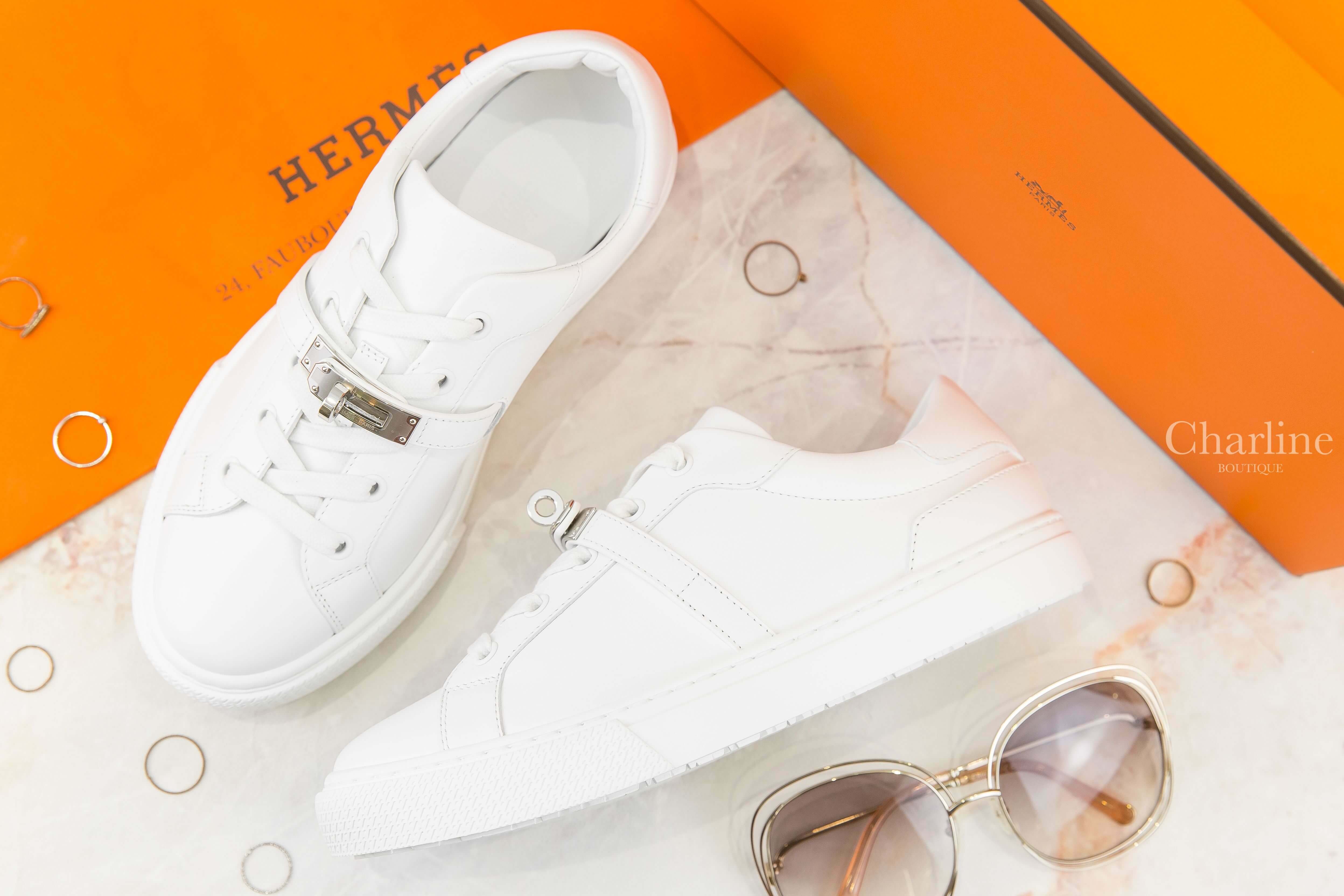 Hermès Day Sneaker 白色銀釦小牛皮運動鞋-Charline Boutique 精品代購