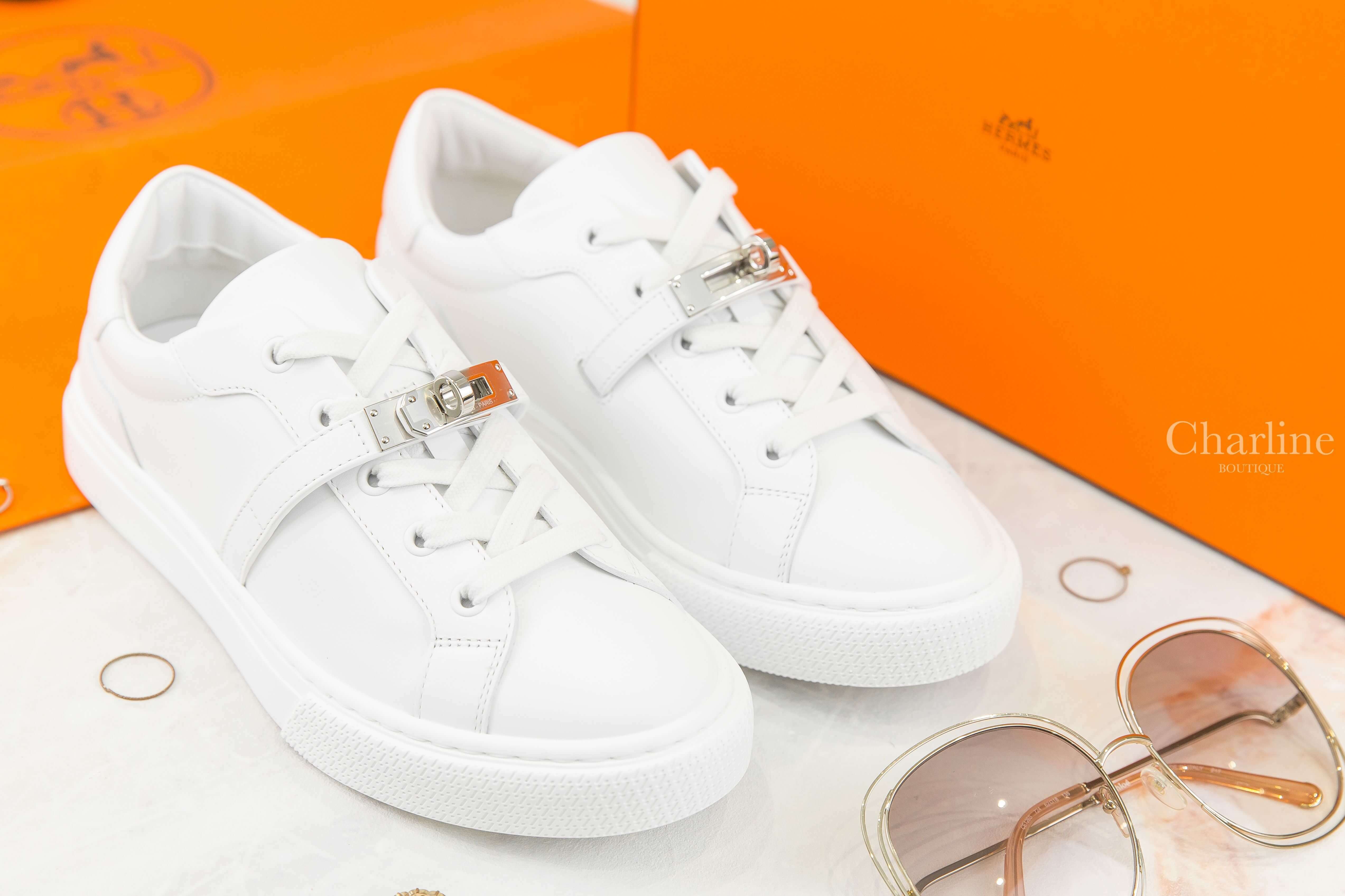 Hermès Day Sneaker 白色銀釦小牛皮運動鞋-Charline Boutique 精品代購