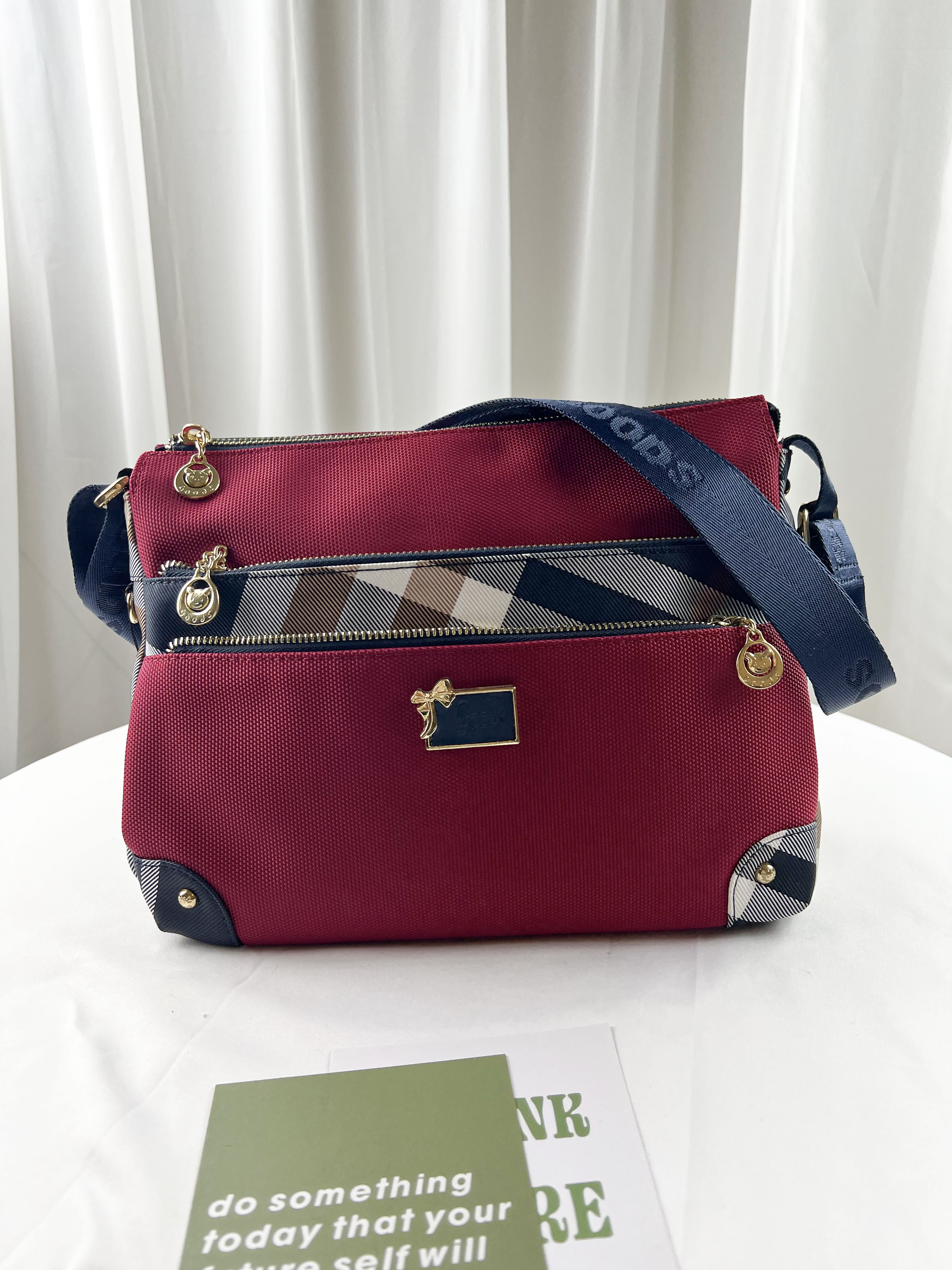 GOODS 紅格紋拼色防潑水側背包 #2045