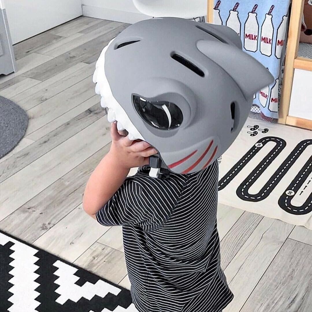 Crazy Safety 鯊魚安全帽-灰色