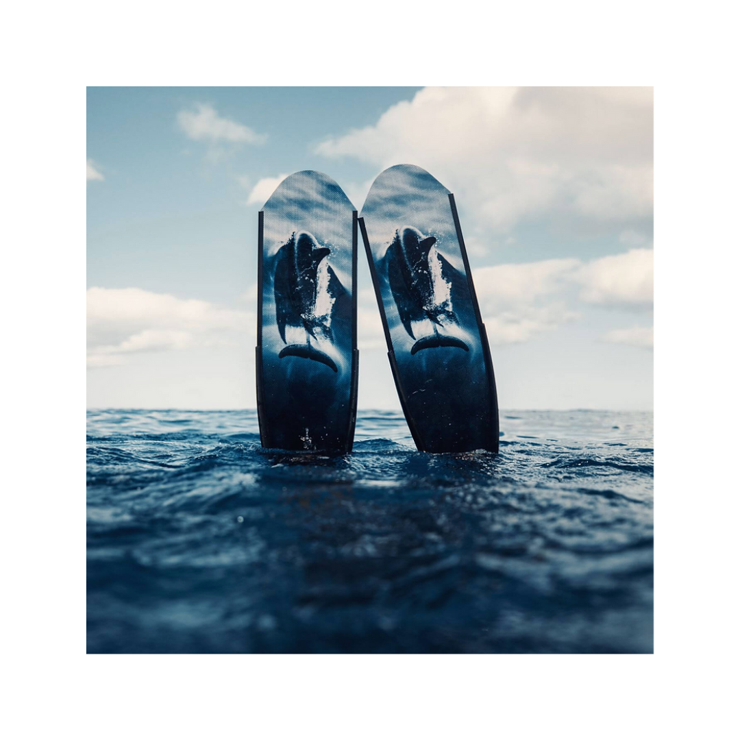 ▲DiveR 全碳纖維長蛙板-乘風破浪