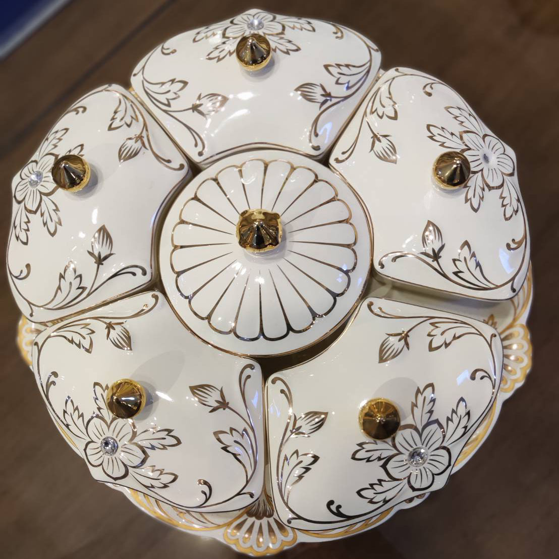 典雅蘭花糖果盒