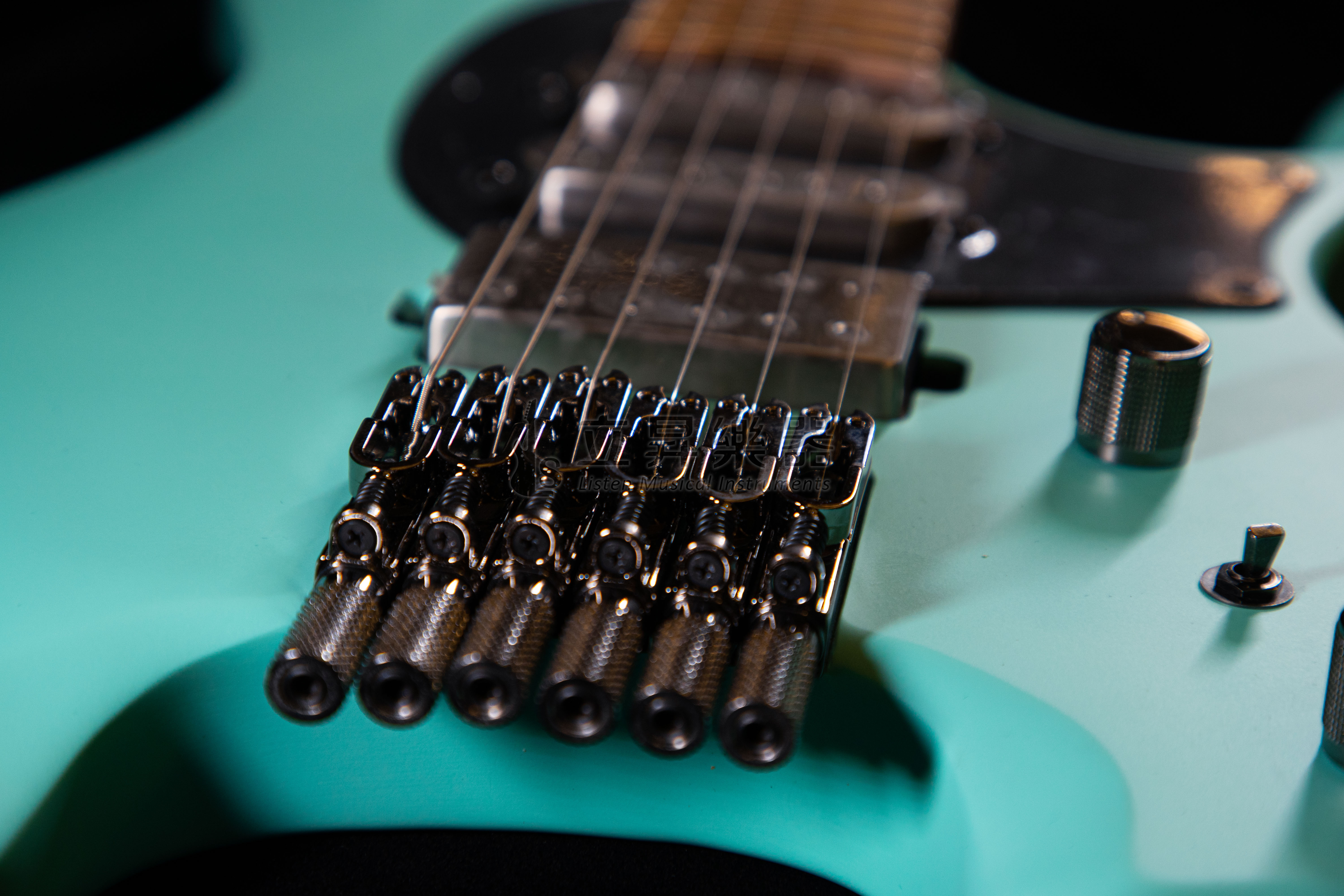 Ibanez Ibanez Q54-SFM 無頭琴 電吉他 霧面泡沫綠色 3拼烘烤楓木/非洲玫瑰木琴頸 單單雙 螢光側點鑲嵌 第 6 張圖片｜三峽吉他 / Bass