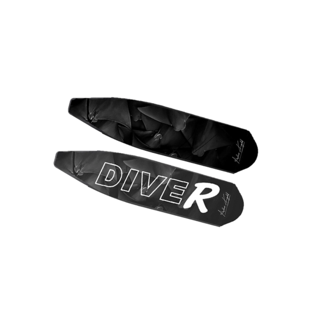 ▲DiveR 全碳纖維長蛙板-鬼蝠魅影