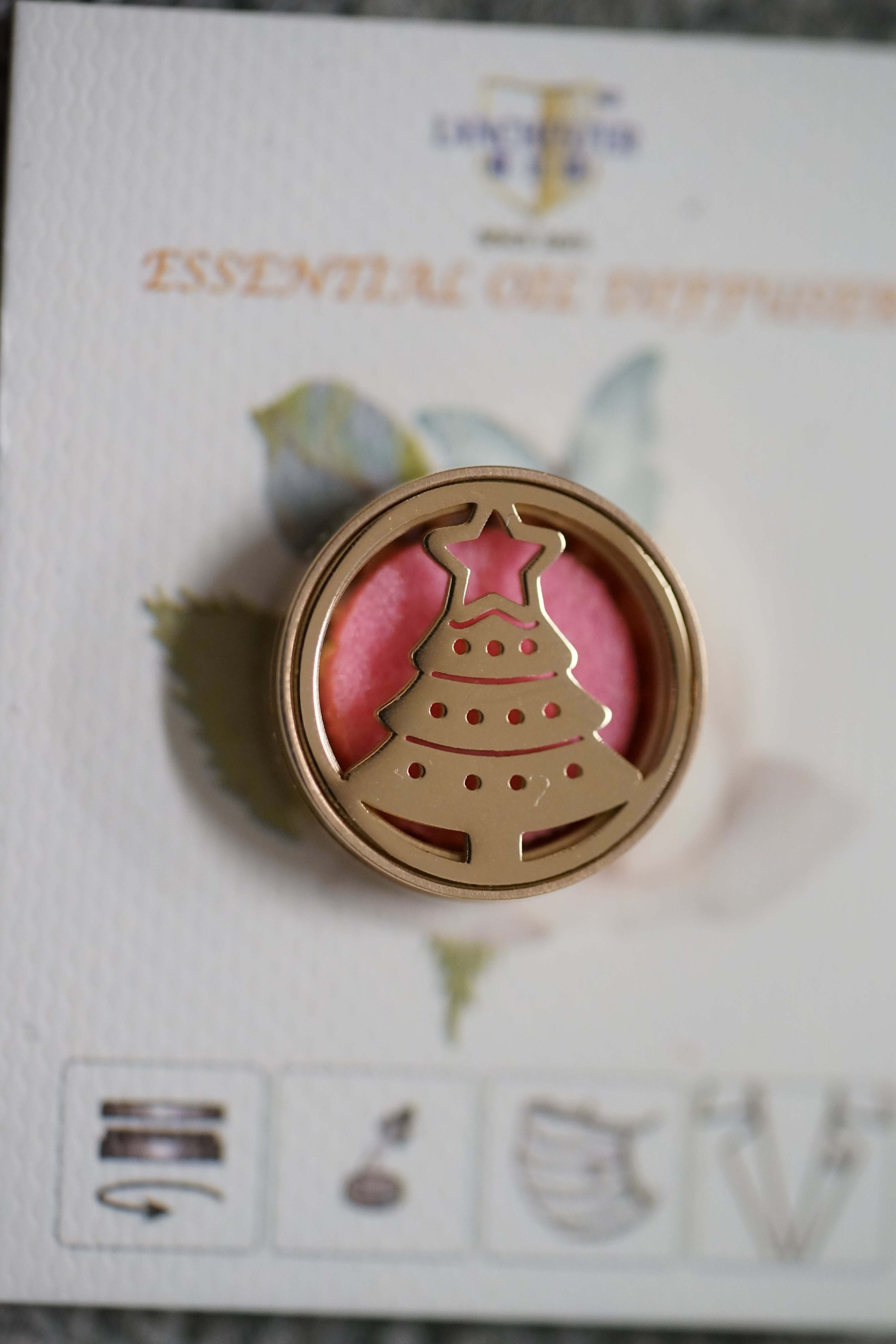 15mm 聖誕樹 圖案香薰扣 香精油釦 精油飾物 口罩/衣領適用 磁石釦 口罩香薰夾 (玫瑰金/古銅金)(連12片顏色隨機的可重用棉片)(隨機送上口罩3片)