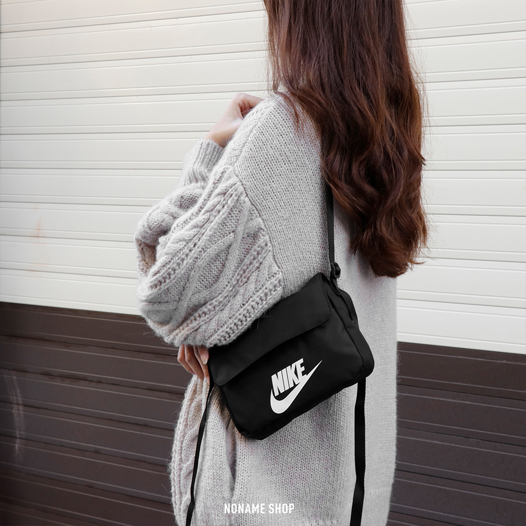 NIKE NSW Futura 365 基本款 字勾 側背包 手拿包 包包 兩色