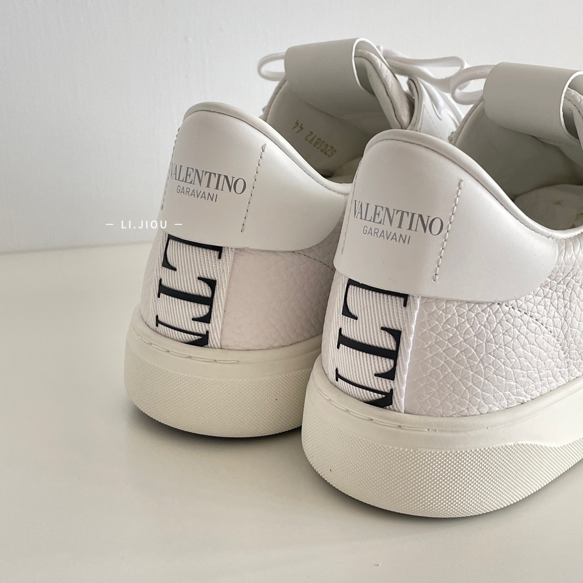 Valentino 字母織帶拼接小牛皮運動鞋
