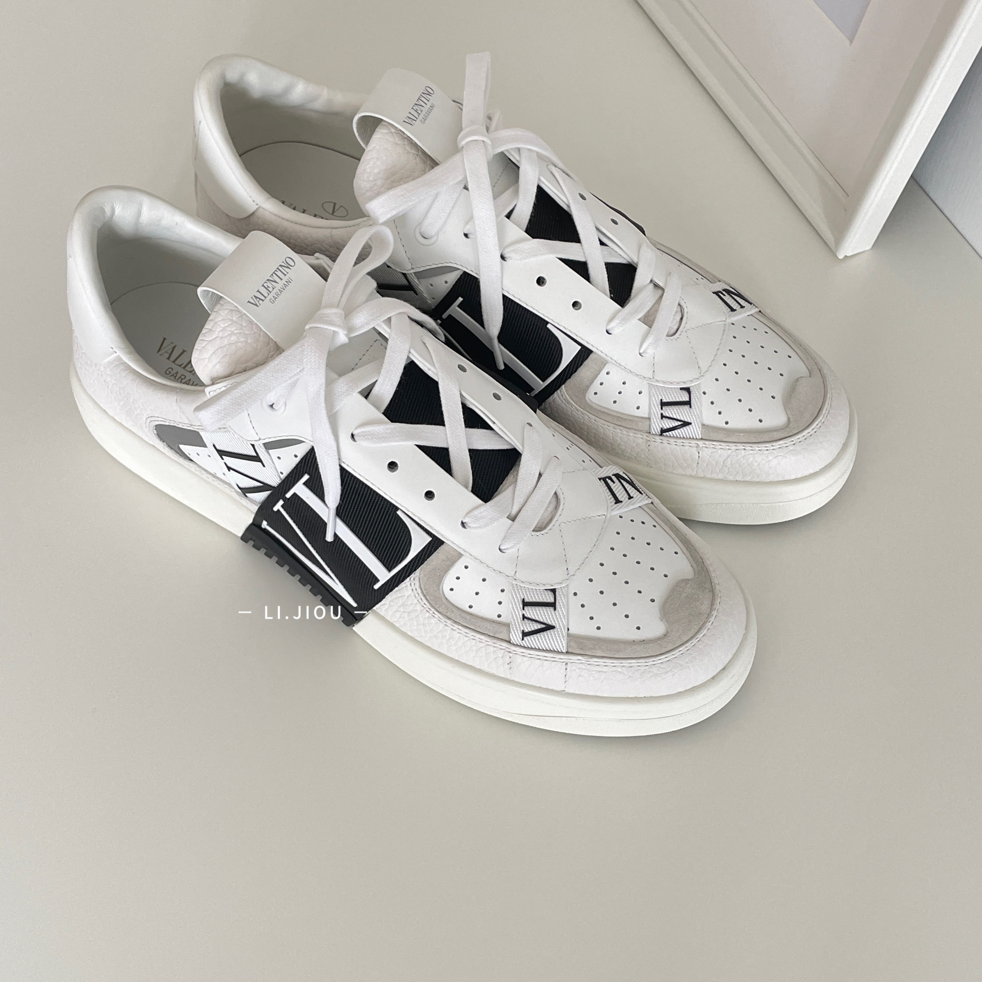 Valentino 字母織帶拼接小牛皮運動鞋