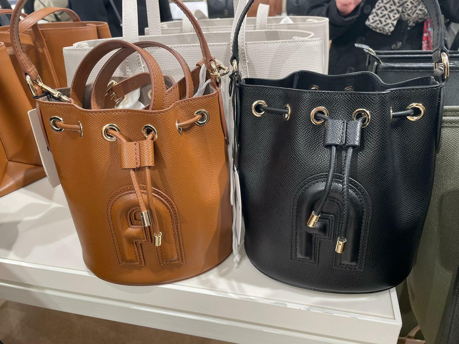 FURLA LEATHER BUCKET BAG WITH CLASSIC LOGO