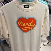 [S] NERDY CURSIVE LOGO HEART 1/2 SLEEVE T-SHIRT,CREAM, SN153 (SN153)