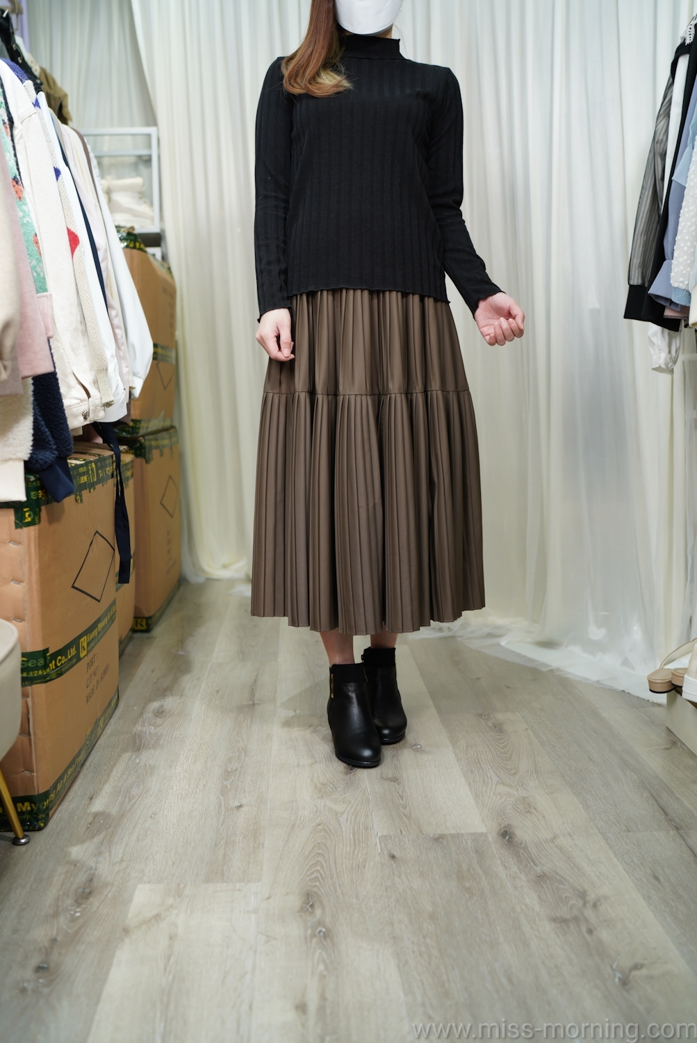 直坑紋上衣(12938)&重工垂身唔揀人著百摺裙(33466)