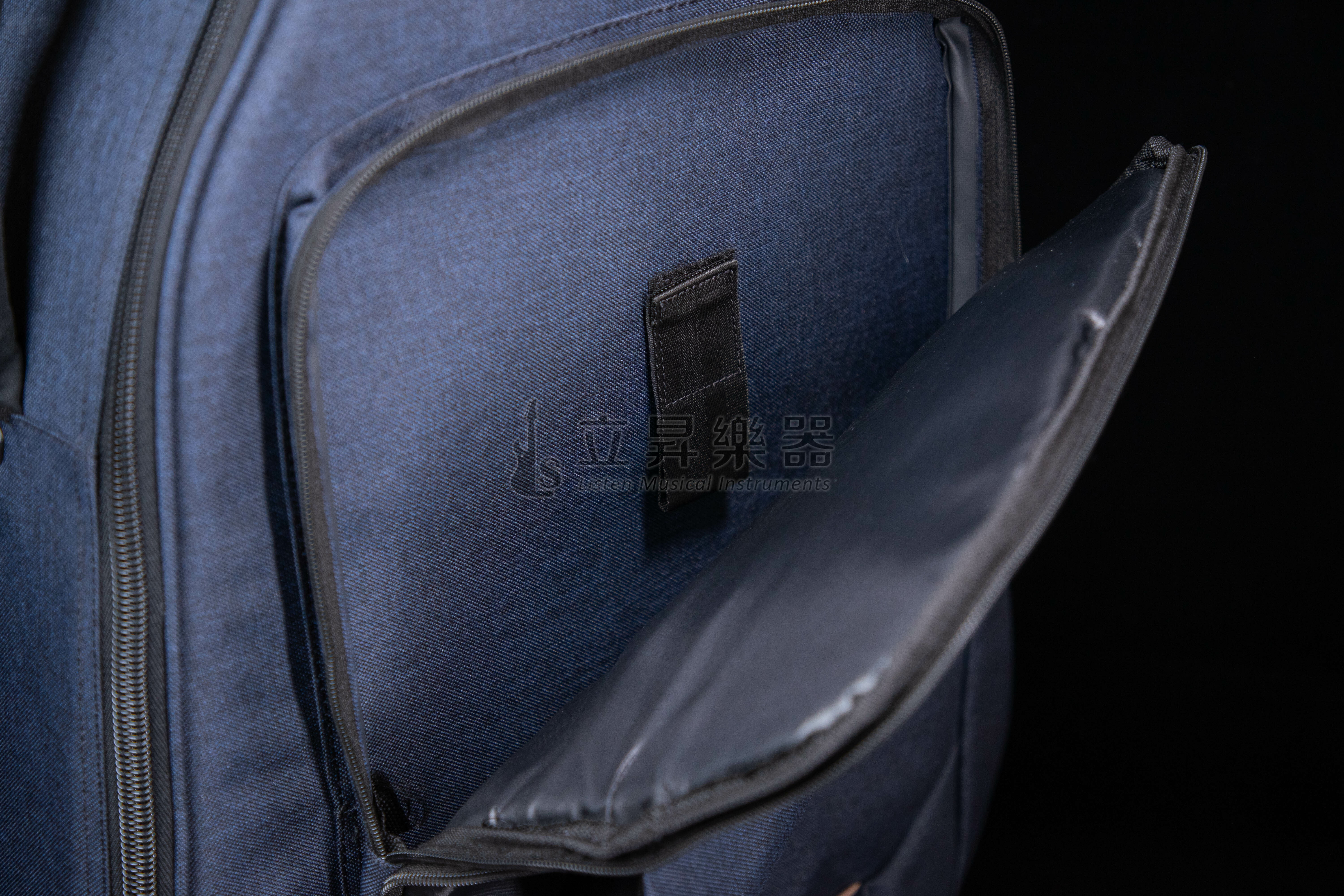 木吉他袋 Dr Case PORTAGE 2.0系列 超厚 防潑水 吉他袋 軟case｜ Nave海軍藍 DRLS-337 木吉他袋 Dr Case PORTAGE 2.0系列 超厚 防潑水 吉他袋 軟case｜ Nave海軍藍 DRLS-337 / Brown棕色 DRLS-338 第 3 張圖片｜三峽吉他 / Bass