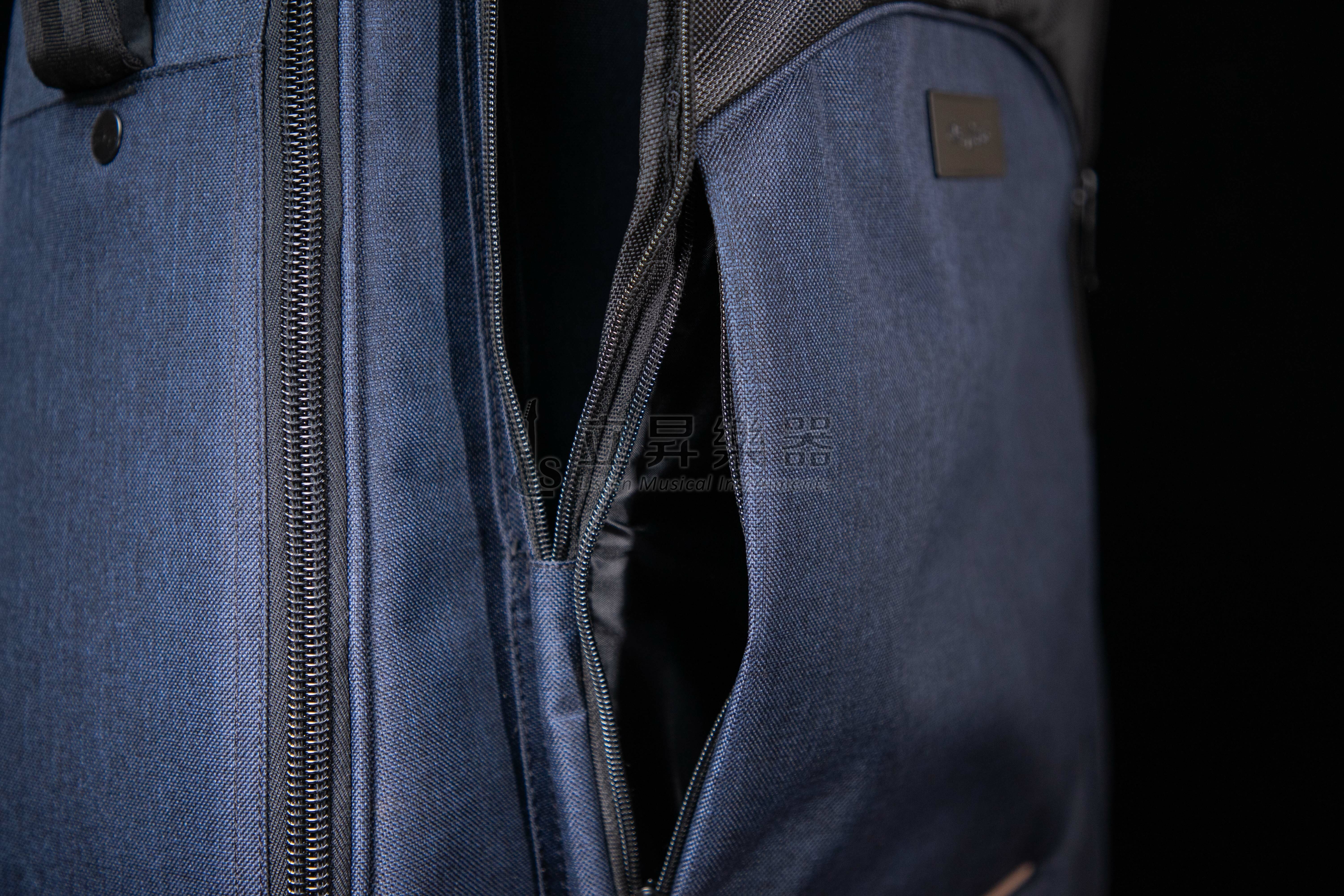 木吉他袋 Dr Case PORTAGE 2.0系列 超厚 防潑水 吉他袋 軟case｜ Nave海軍藍 DRLS-337 木吉他袋 Dr Case PORTAGE 2.0系列 超厚 防潑水 吉他袋 軟case｜ Nave海軍藍 DRLS-337 / Brown棕色 DRLS-338 第 5 張圖片｜三峽吉他 / Bass