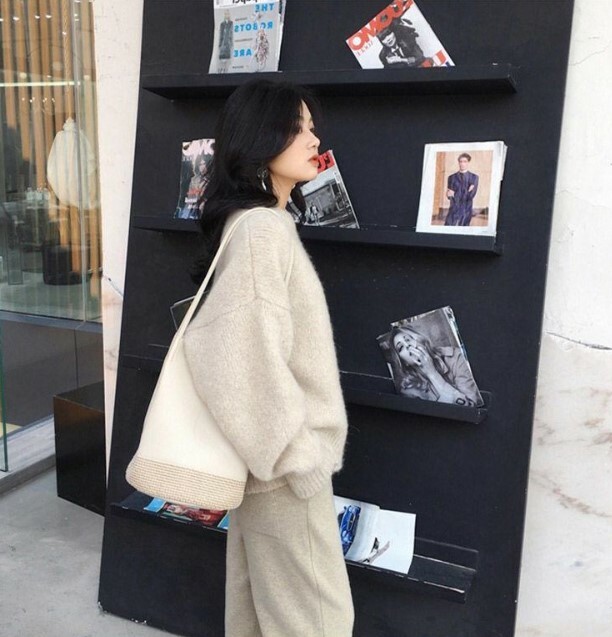 ᴷᴼᴿᴱᴬ 🇰🇷 <現貨>時尚極簡風韓系氣質針織毛衣 （四色）