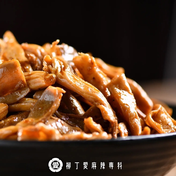 五香鴨脆腸100G 大陸零食 辣椒醬 中國零食 美食 泡椒 滷味 麻辣醬 麻辣燙 零食批發 柳丁愛麻辣專科【B052】