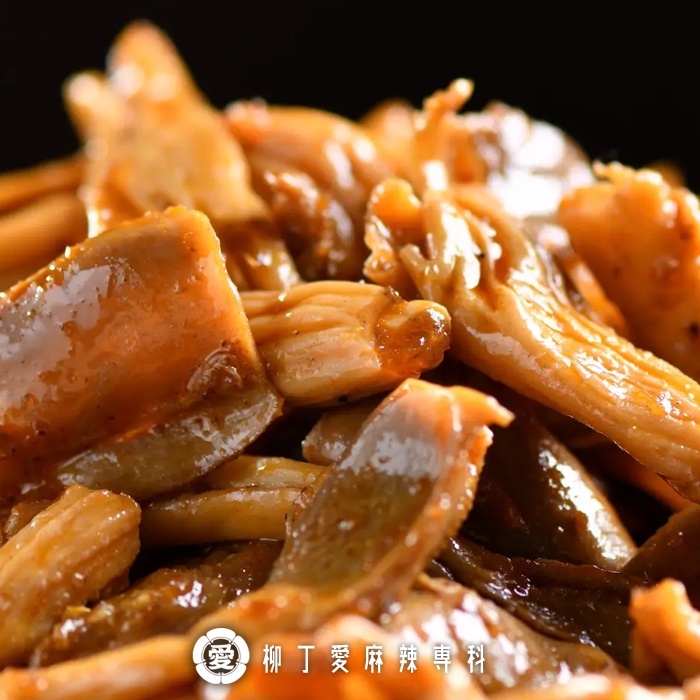 五香鴨脆腸100G 大陸零食 辣椒醬 中國零食 美食 泡椒 滷味 麻辣醬 麻辣燙 零食批發 柳丁愛麻辣專科【B052】