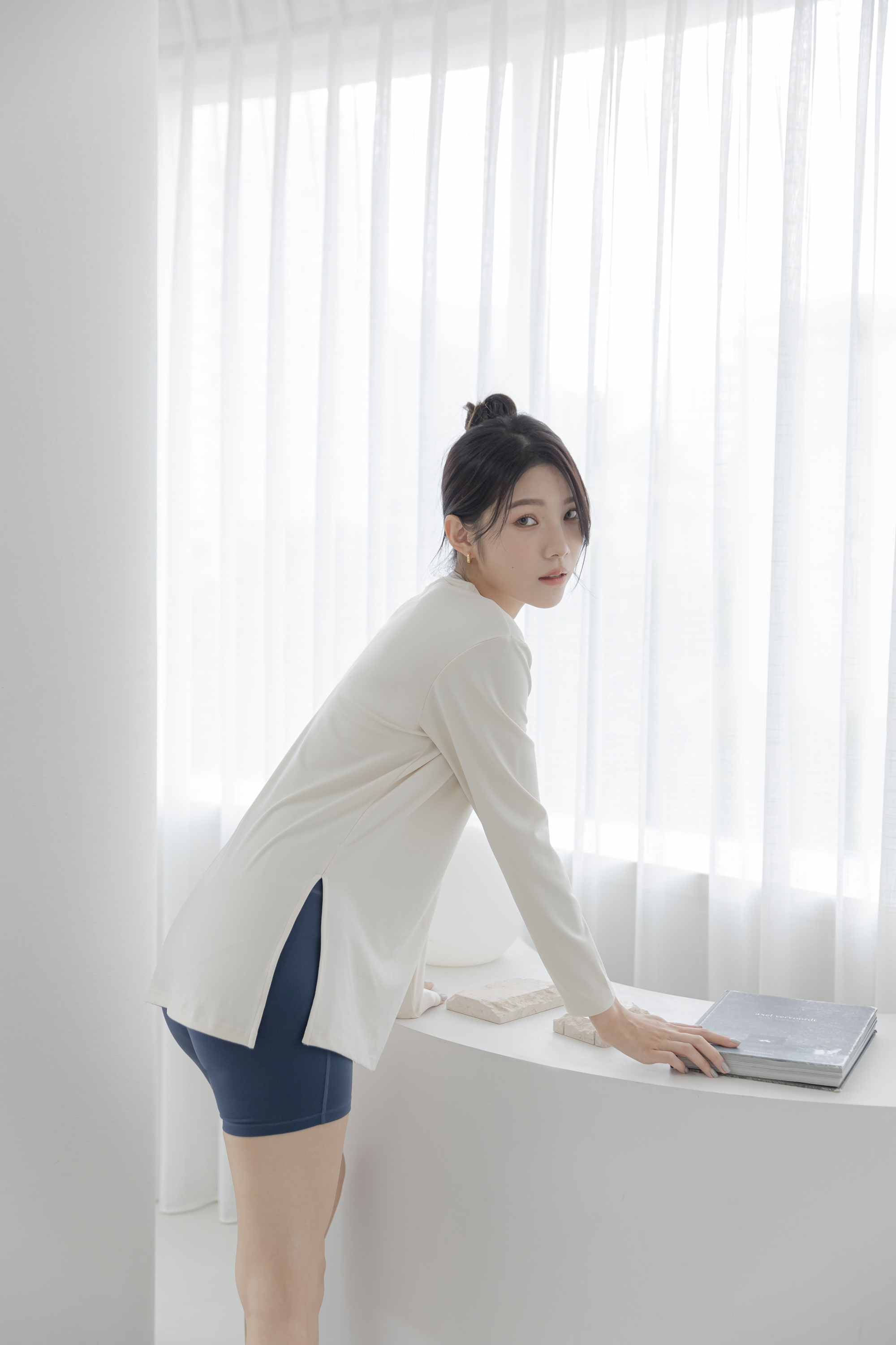 親膚側開岔舒適上衣- Nude