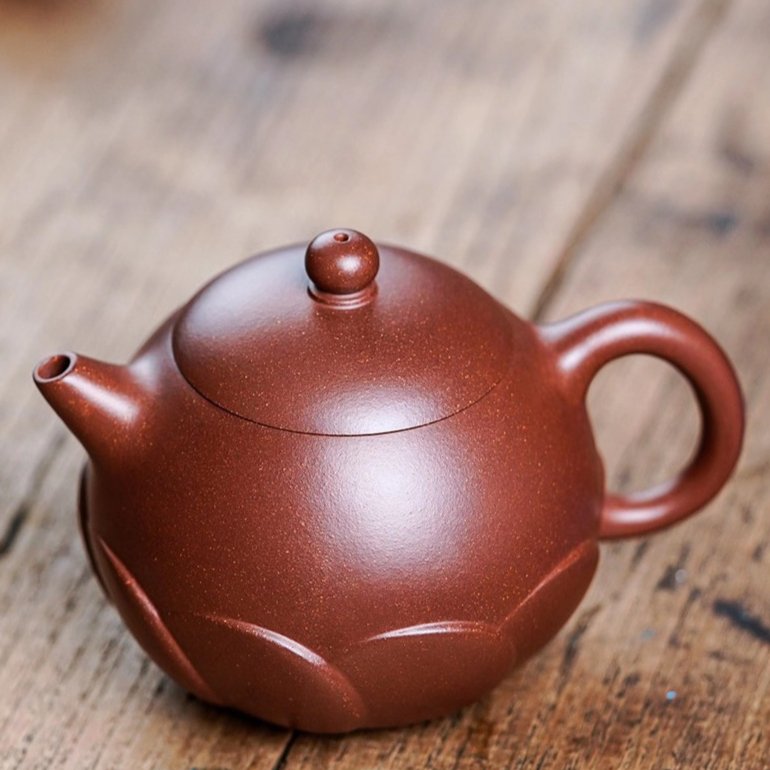 【蓮語】-- 百花之中，靜靜一朵，綻放於幽水之上，笑看人間。大師范澤鋒監製!