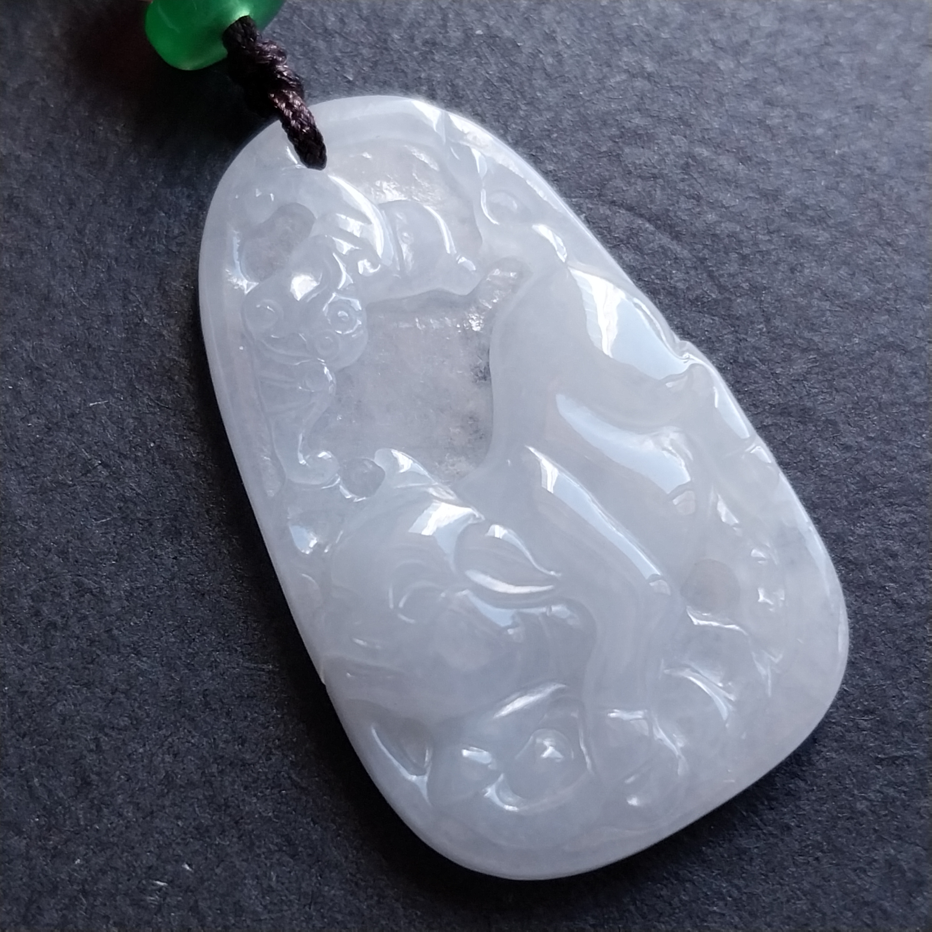 J2076 冰白小豬牌吊墜