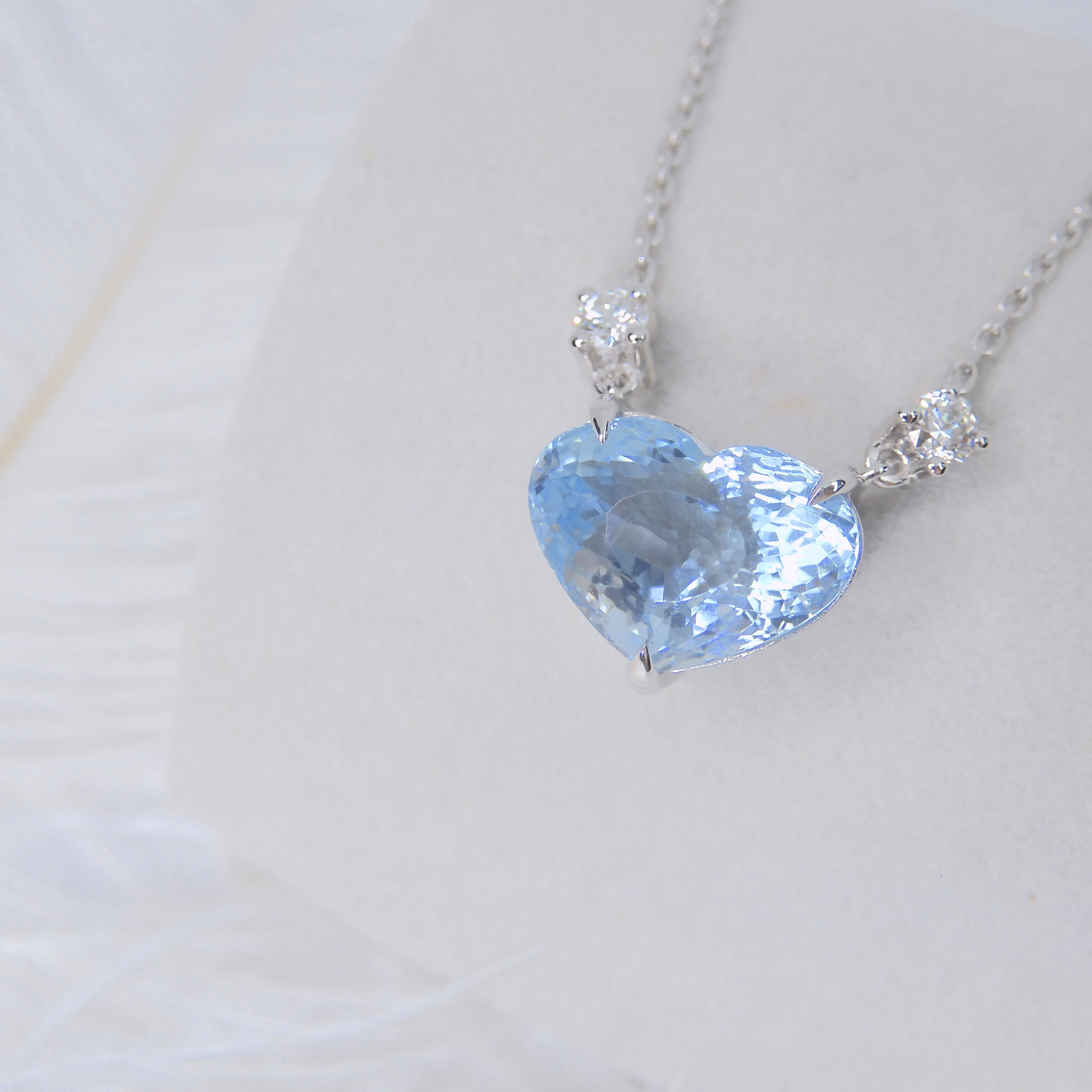 18K金 4.17ct 海藍寶項鏈 (配國際證書)