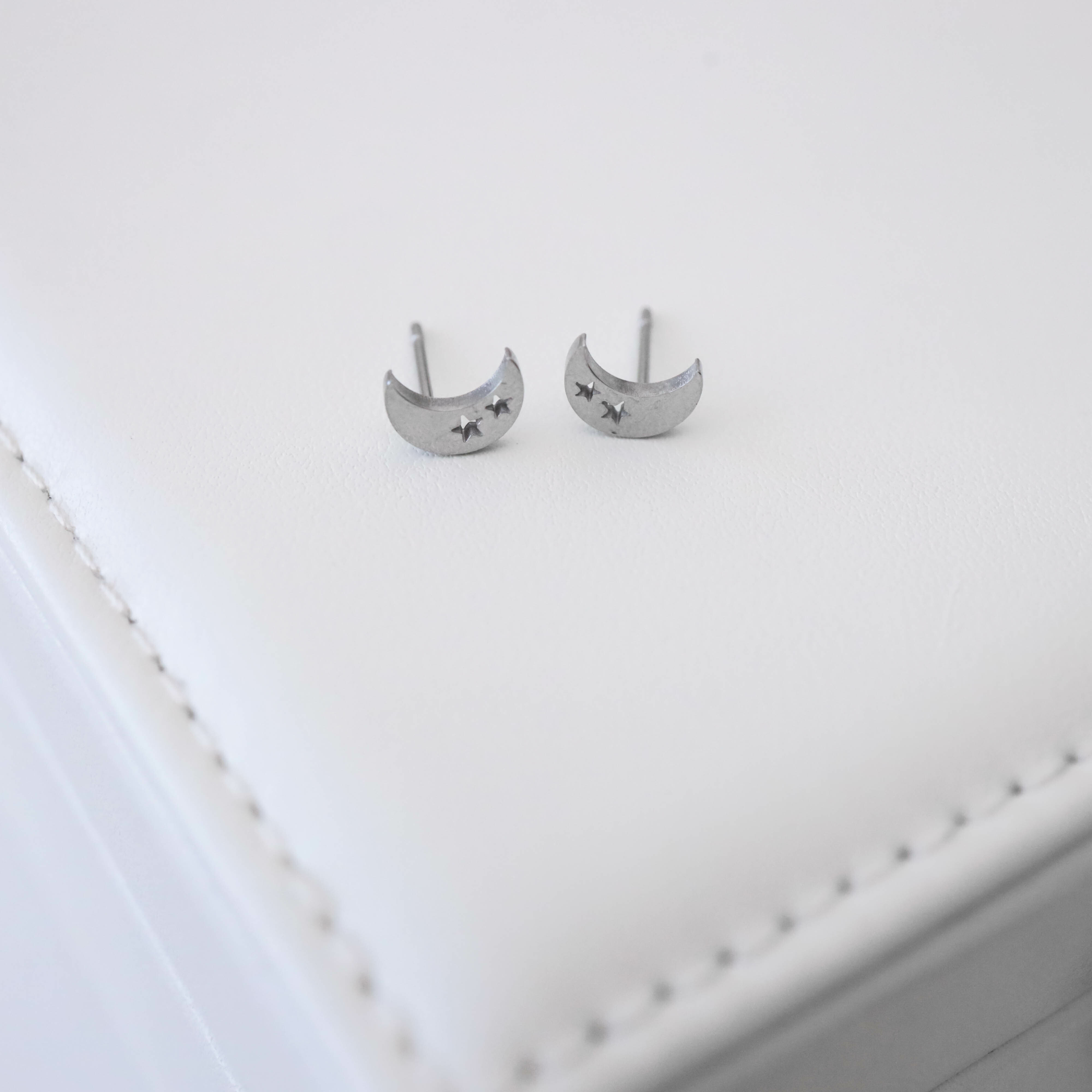 不怕水月亮小星星耳針式耳環