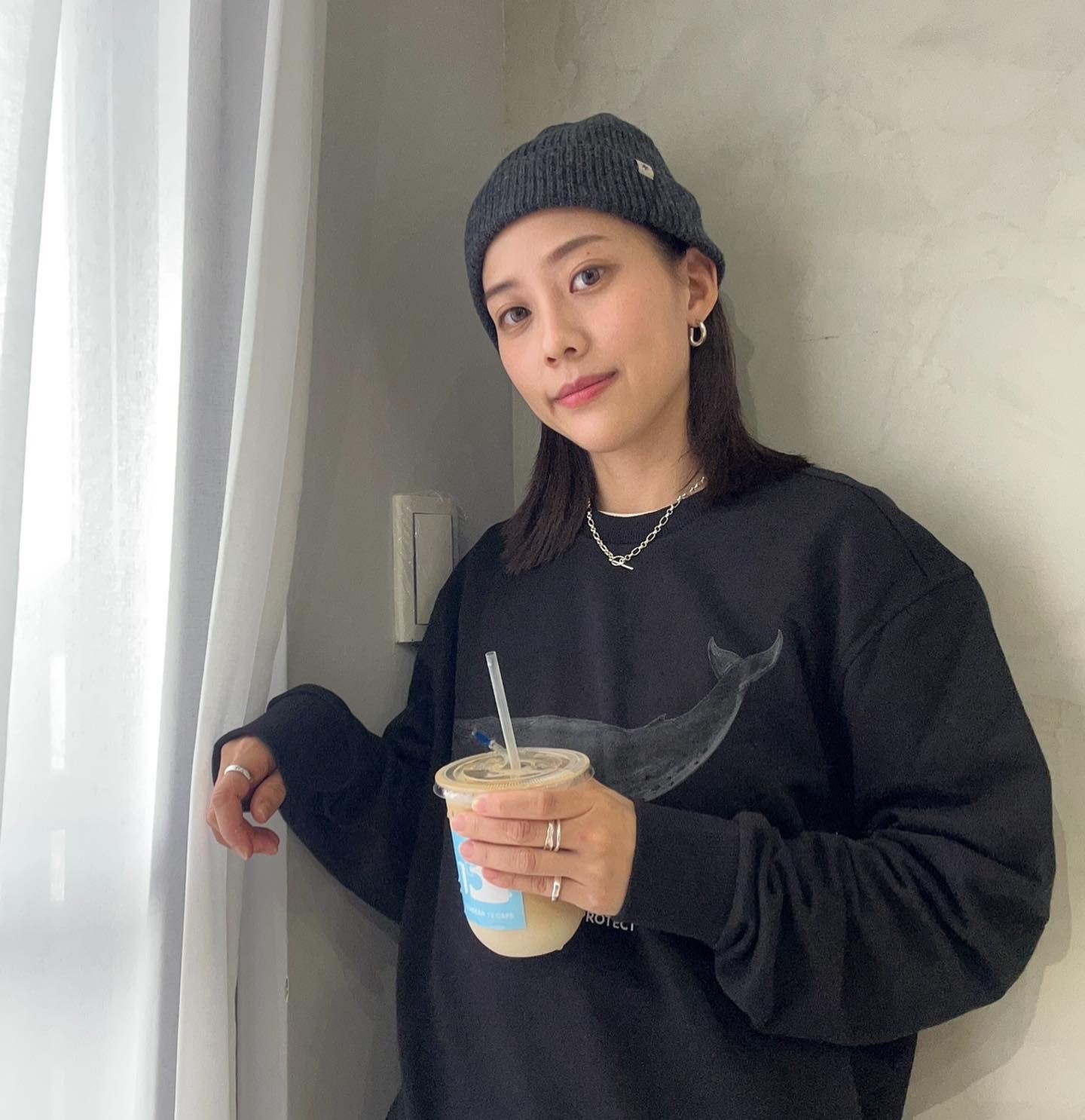 🐳國家地理 中性藍鯨 圓領大學T 炭黑