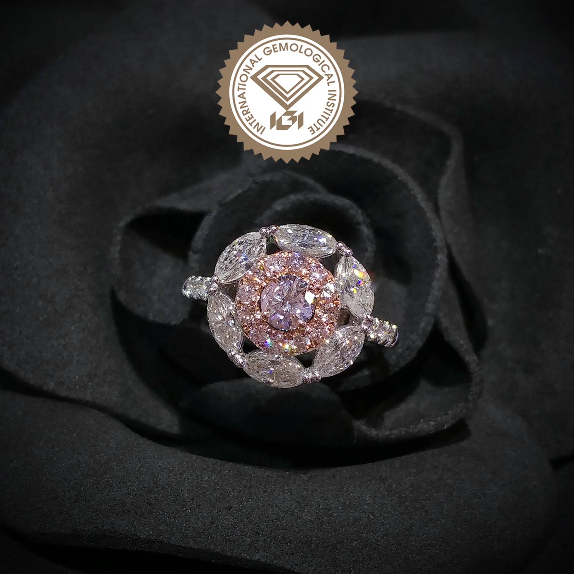 18K Gold 1.73ct Fancy Light Pink Diamond Ring