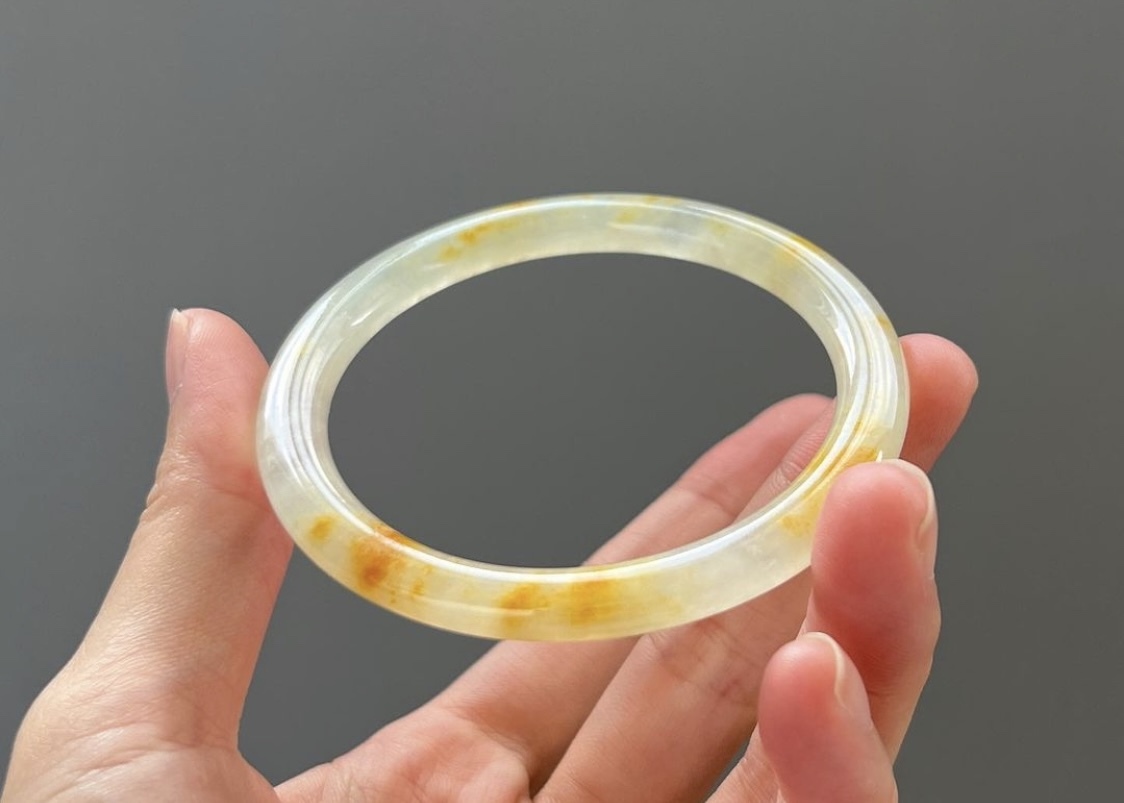 收藏級高冰黃翡細圓條