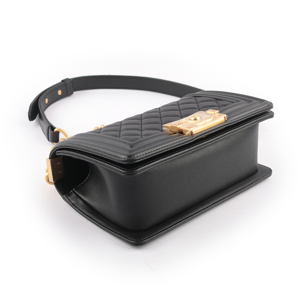 【CHANEL】經典金釦小牛皮 Boy Chanel 20cm (黑色)