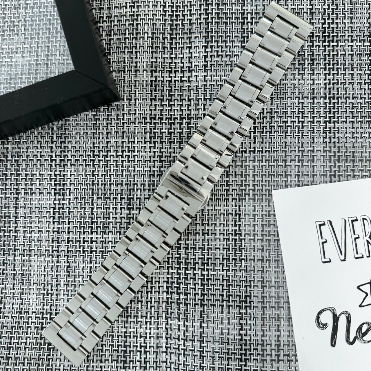 【鐵帶】實心不鏽鋼錶帶 銀色 / 黑色 (18mm~24mm) 現代鐘錶